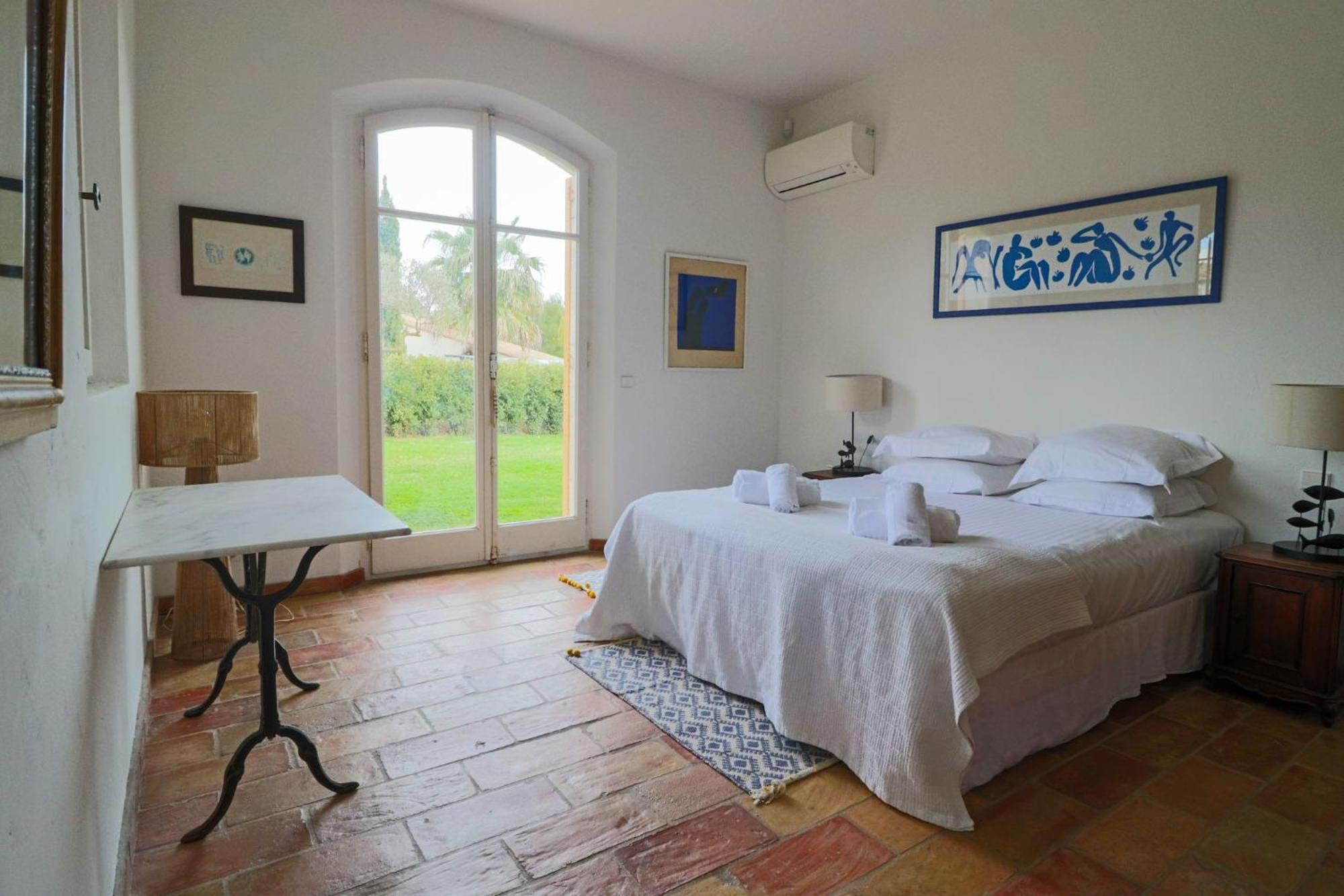 Magnifique Provencal Avec Piscine Et Vue