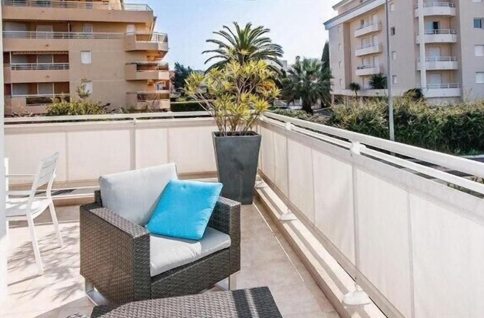 Apartment De 66m4 A 50m De La De Juan-les-pins Antibes
