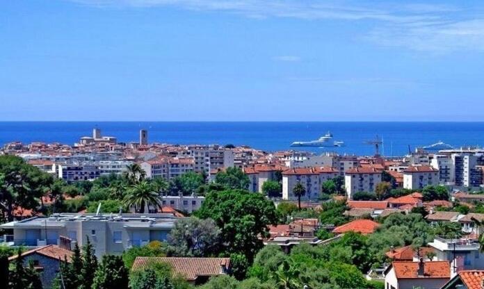 Apartment Joli Cozy Vue Antibes
