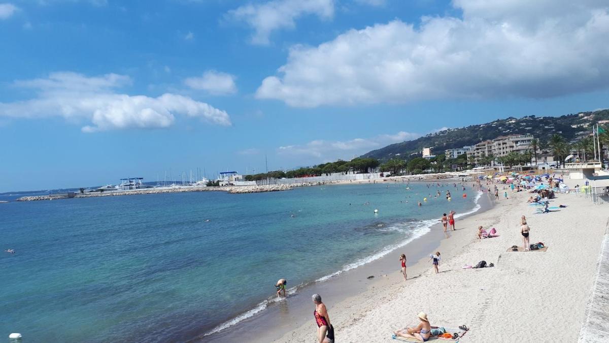Beau T2 A 200m De La Et Proches Toutes Commodites *