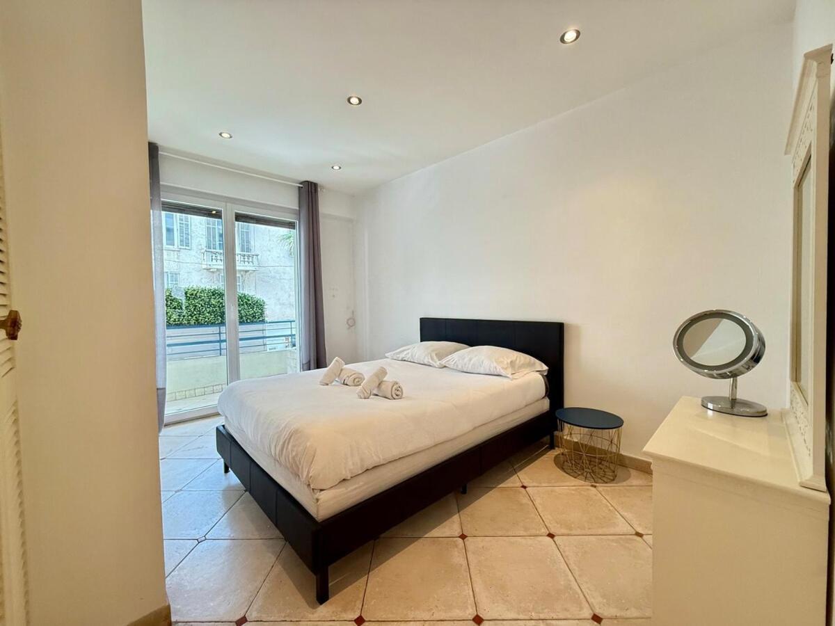 Apartment Hypercentre - Vue - 50m Antibes