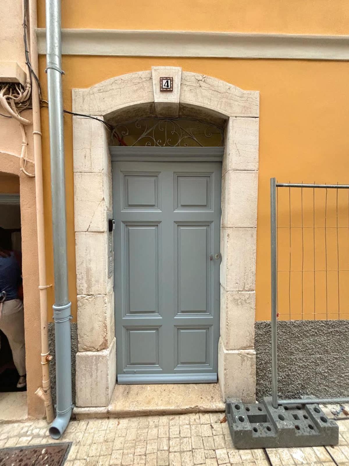 Le Revennes Apartment