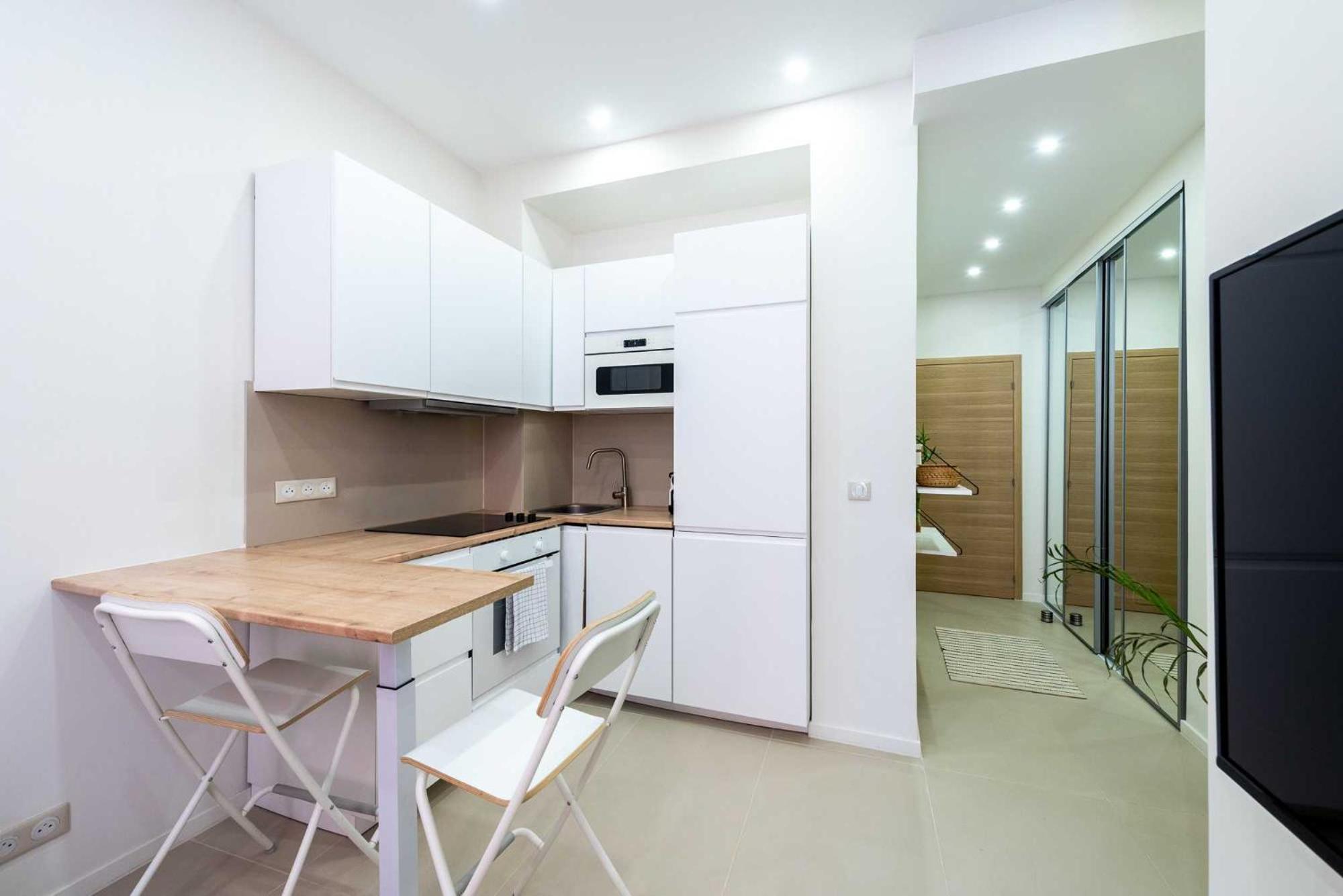 Apartment Modern -1bdr 4p - 300m From The Antibes