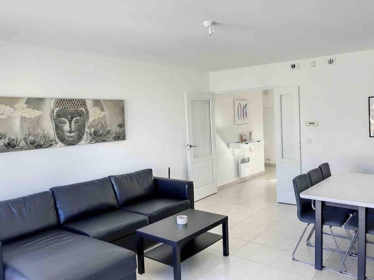 2 Bed In Walk To & Old Town! Apartamento