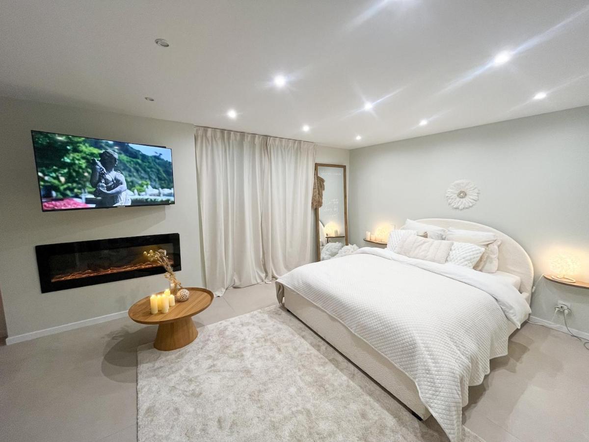 Apartment Romantique Avec Jacuzzi *