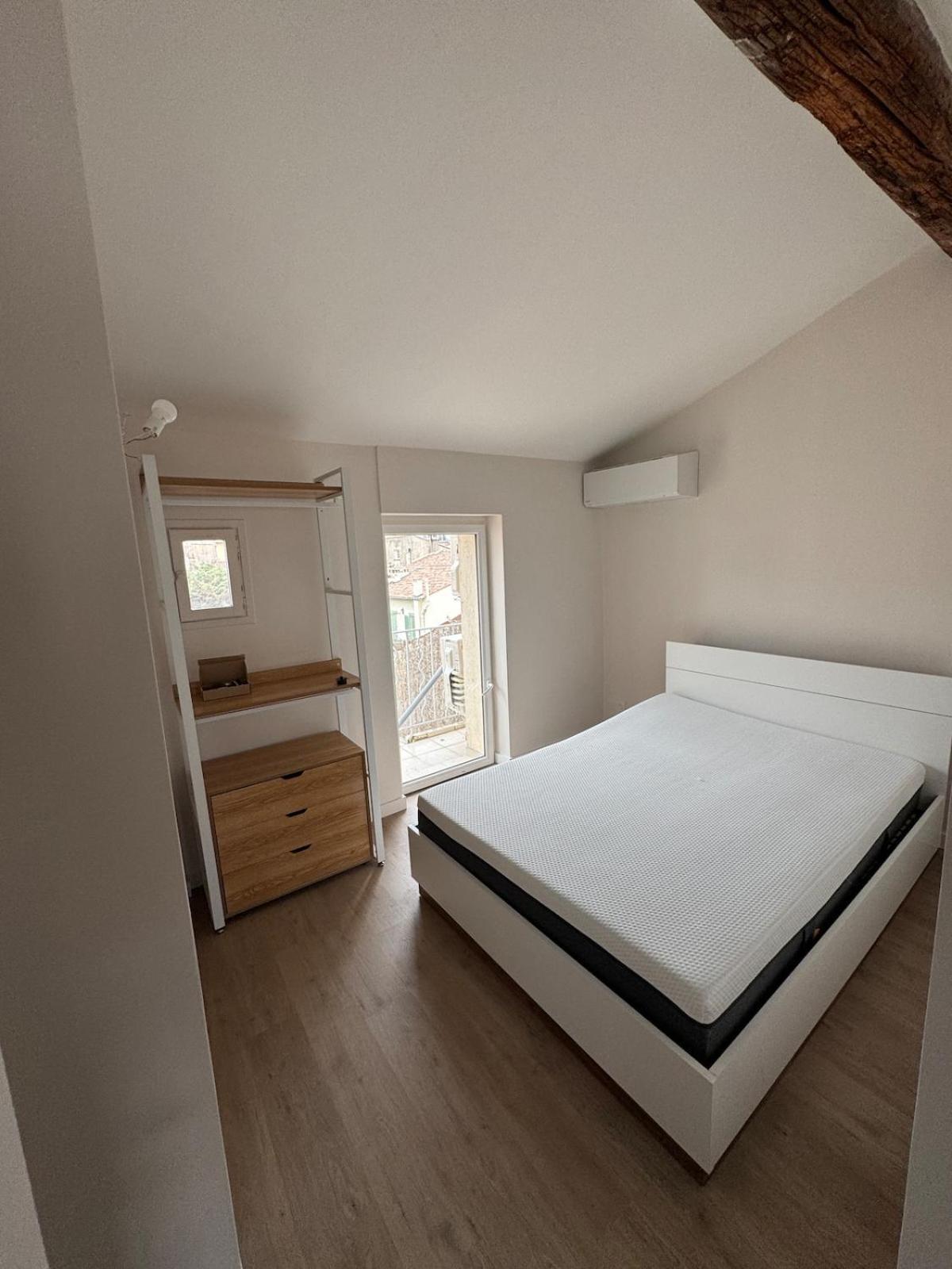 Apartment #401 Heart Of Vieil - Place Nationale-high-end Newly Renovated & Furnished Antibes