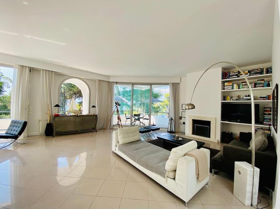 Beautiful 5 Bedroom With Direct Sea View