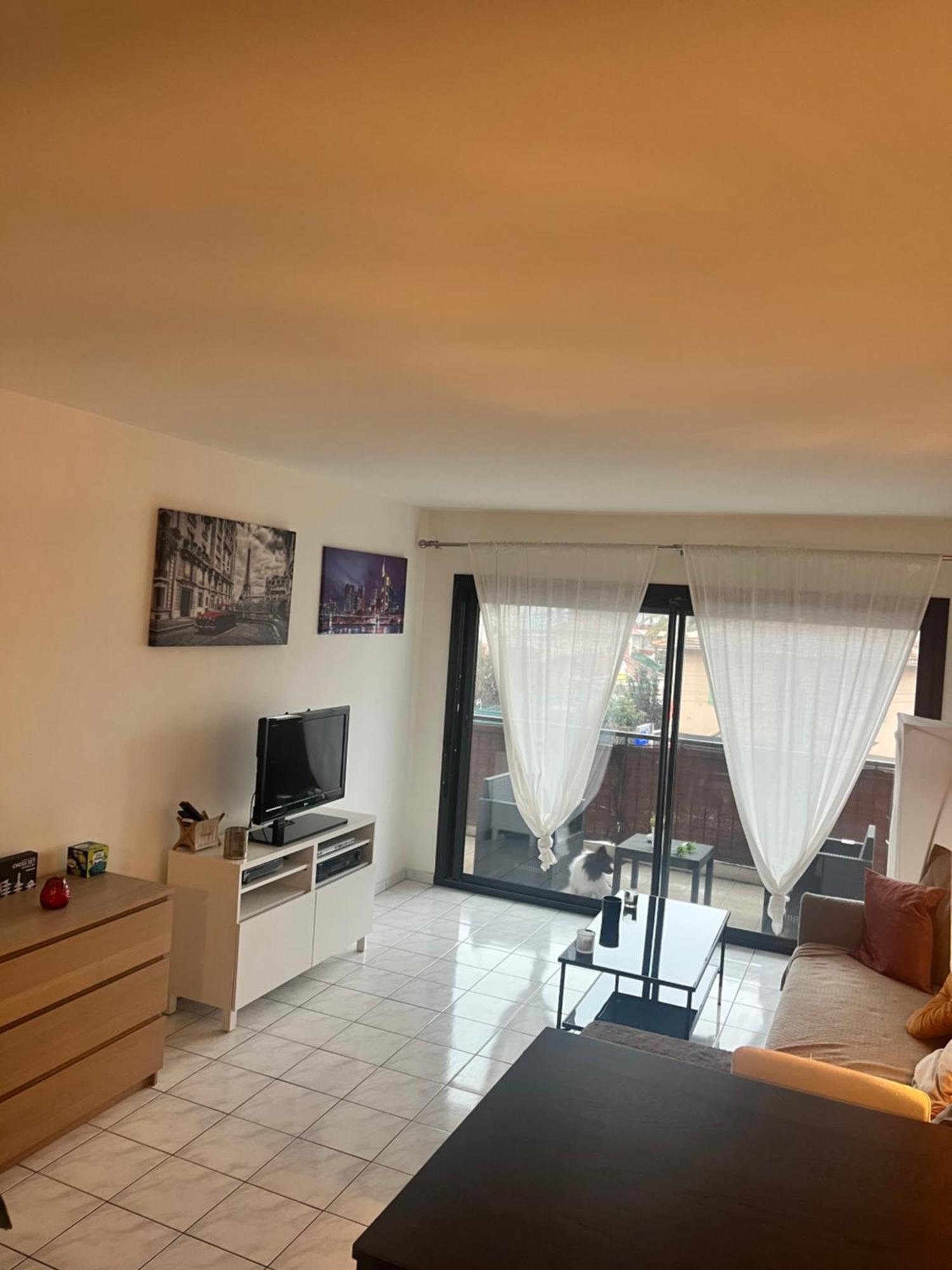 Agreable Salon,Chambre Privatif Devant La Mer Avec Parking * Antibes