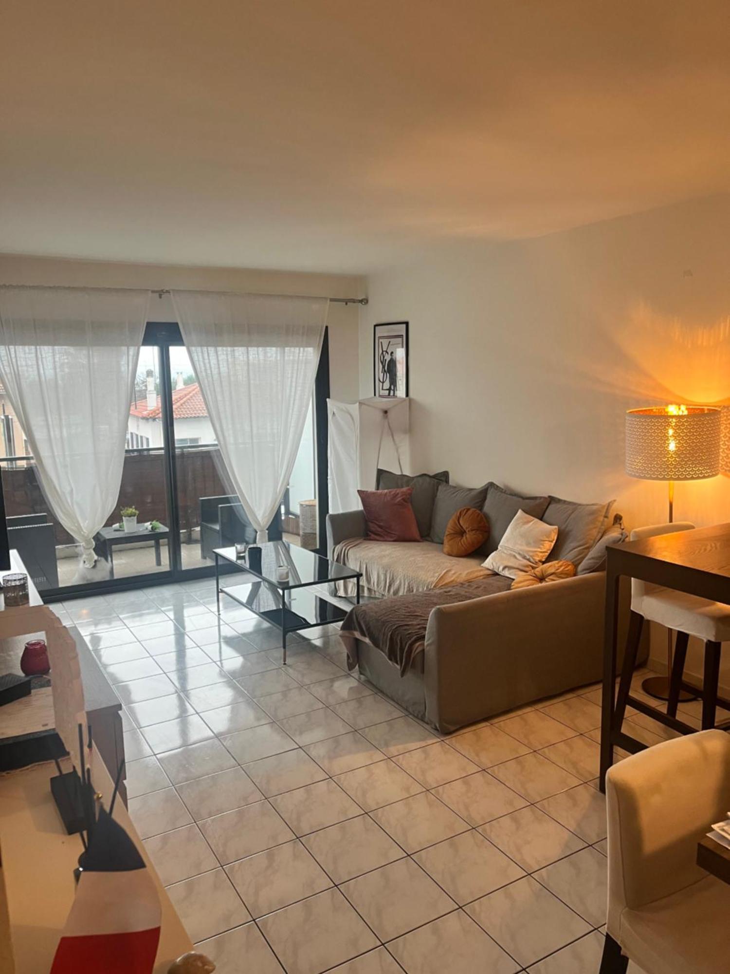Apartment Agreable Salon,Chambre Privatif Devant La Mer Avec Parking *