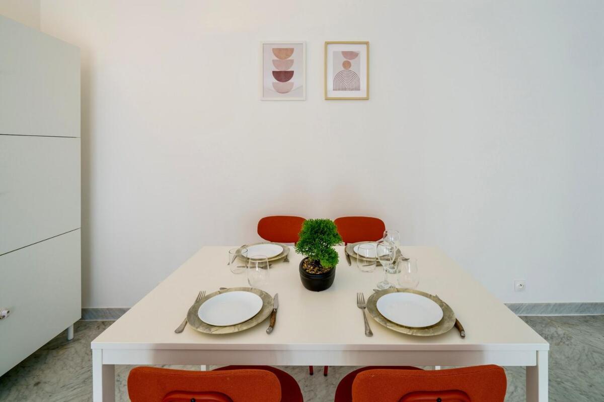 100m - Juan Stella Coeur Apartment