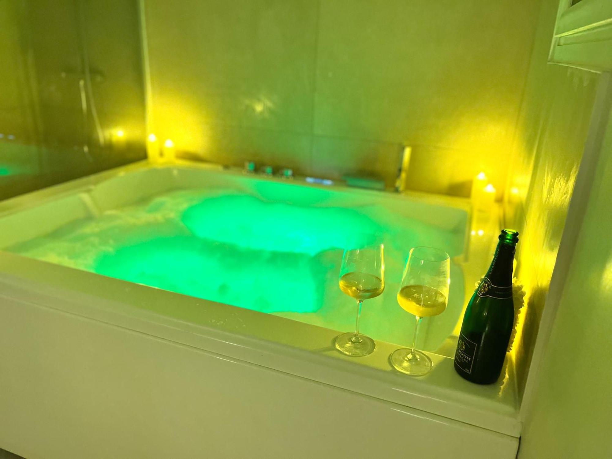 Romantique Avec Jacuzzi Apartment