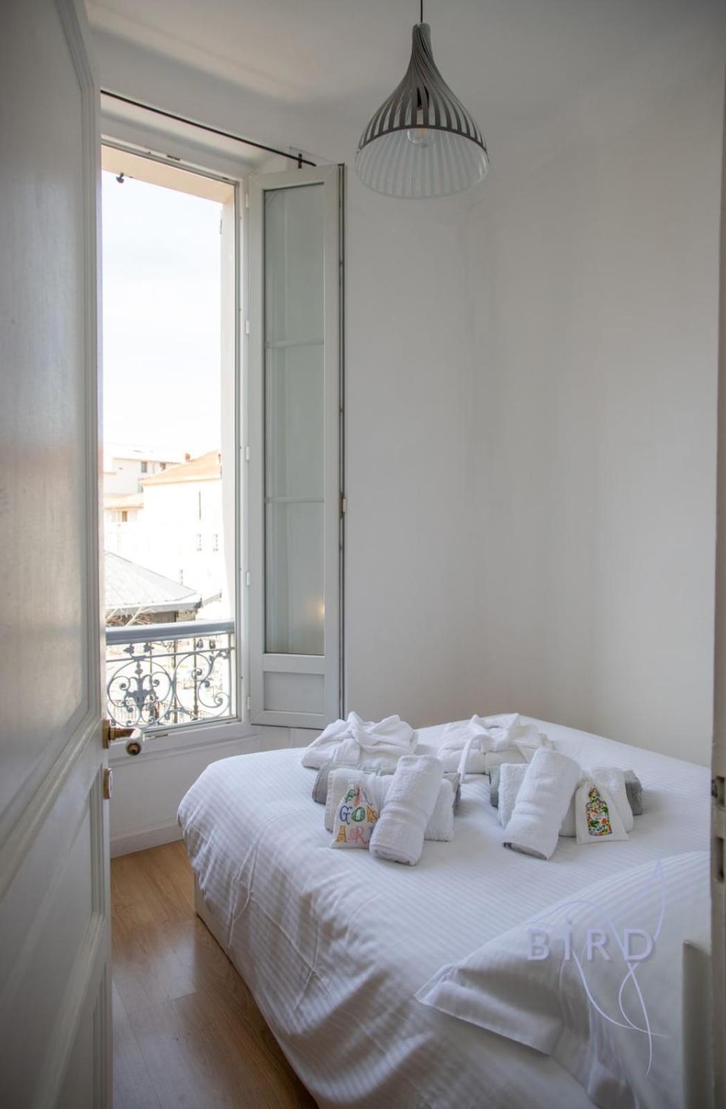 Beautiful Place Nationale In Old Town Apartment