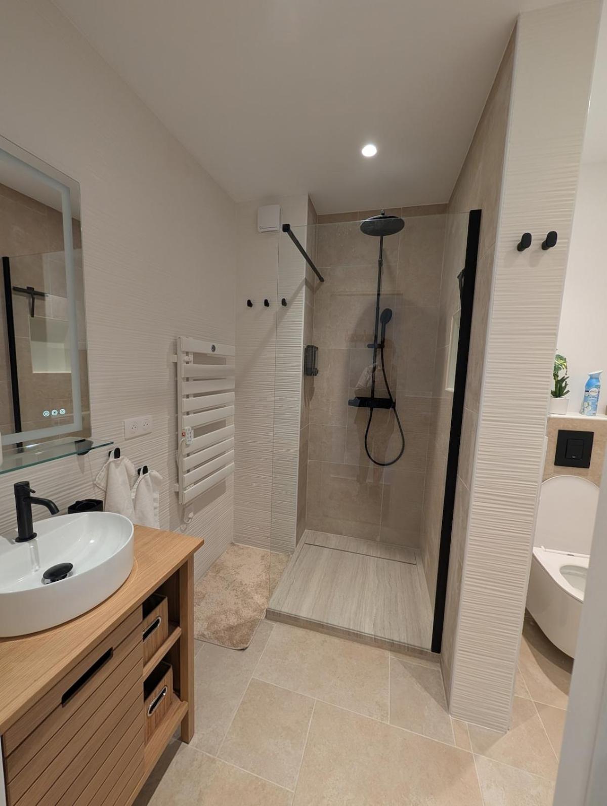 Luxury Next To Beaches And Old Town Apartment