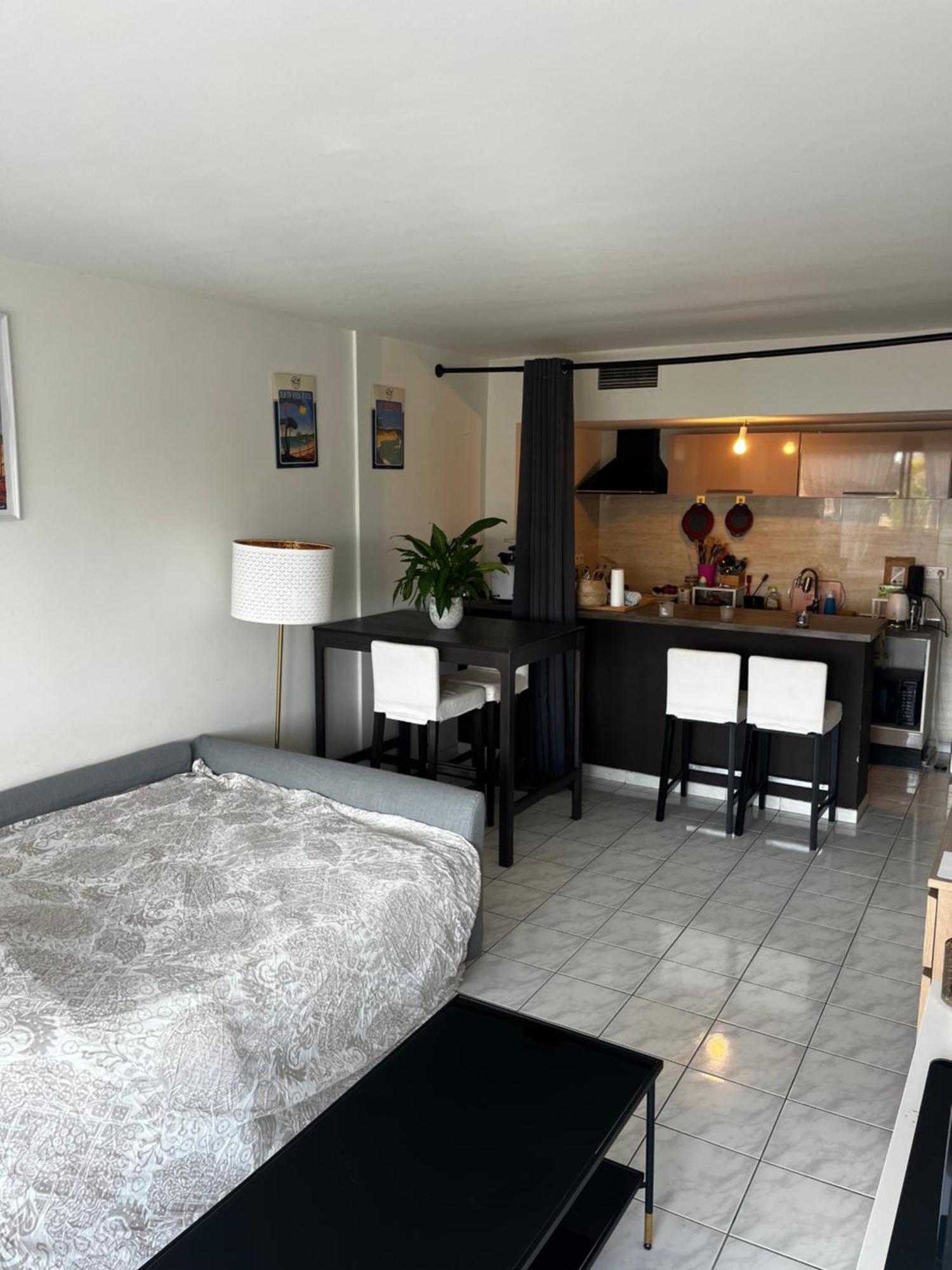Apartment Agreable Salon,Chambre Privatif Devant La Mer Avec Parking