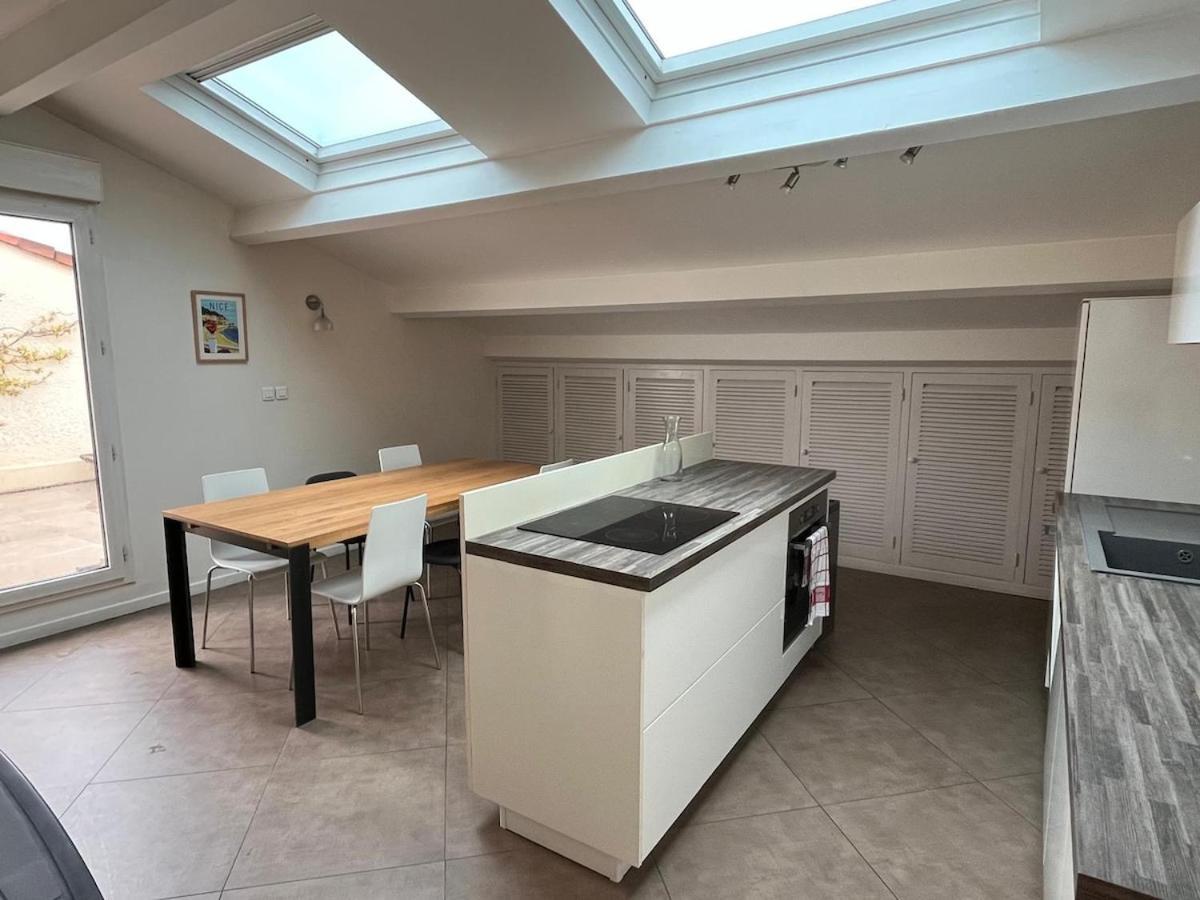 Grand Duplex, Terrasse Vue Et Montagne * Antibes