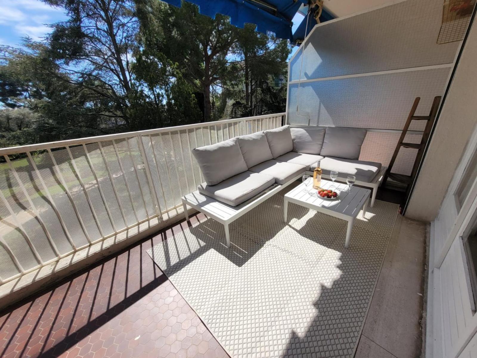 Getaway - Sunset & Pool Apartment