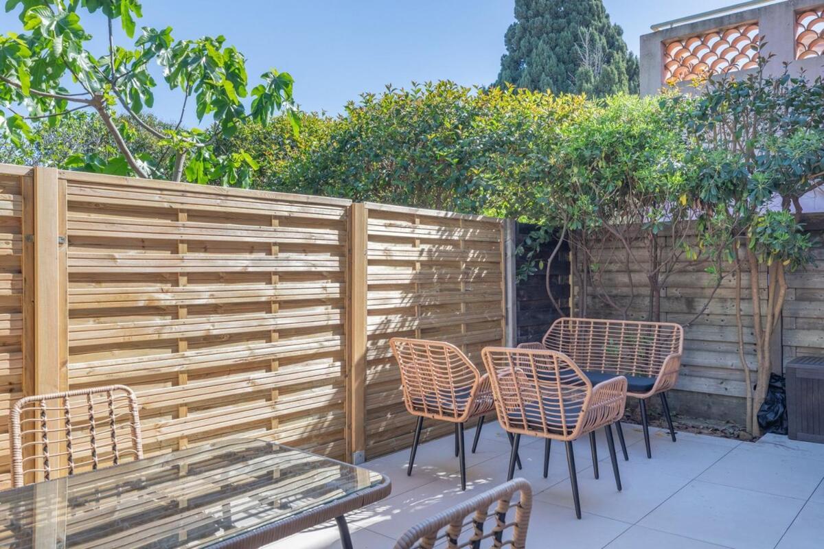 Avec Terrasse Et Piscine