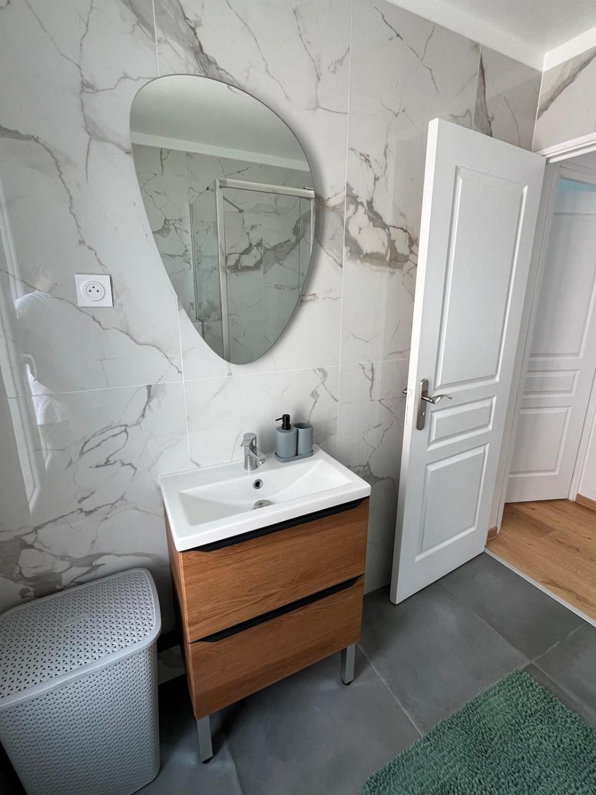 Pousada La Desiree ,haut De La Villa, Entierement Renovee, 4 Etoiles, Climatise, Parking Prive Et 120m2 De Jardin