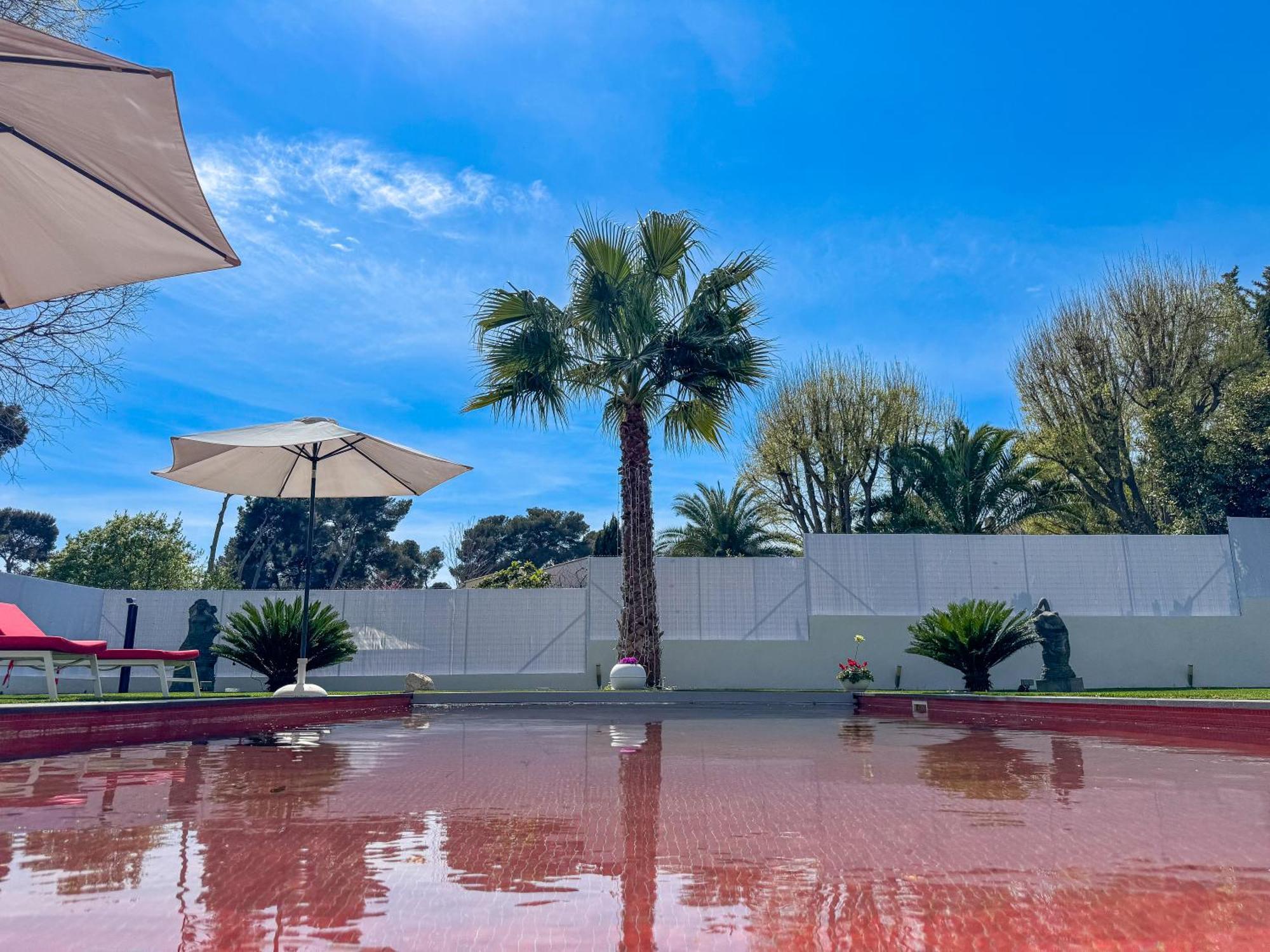 Deluxe & Private - Pool - - Cinema *