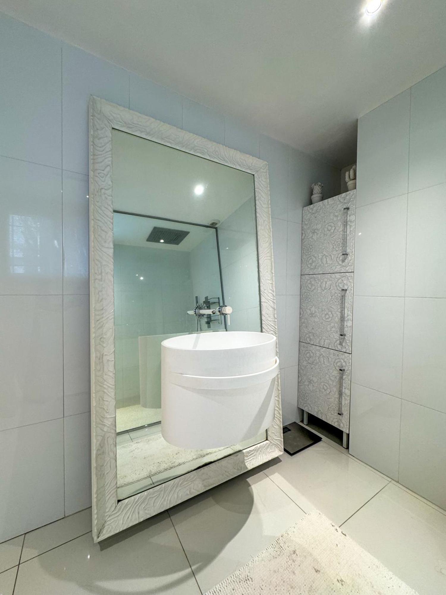 Deluxe & Private - Pool - - Cinema Villa