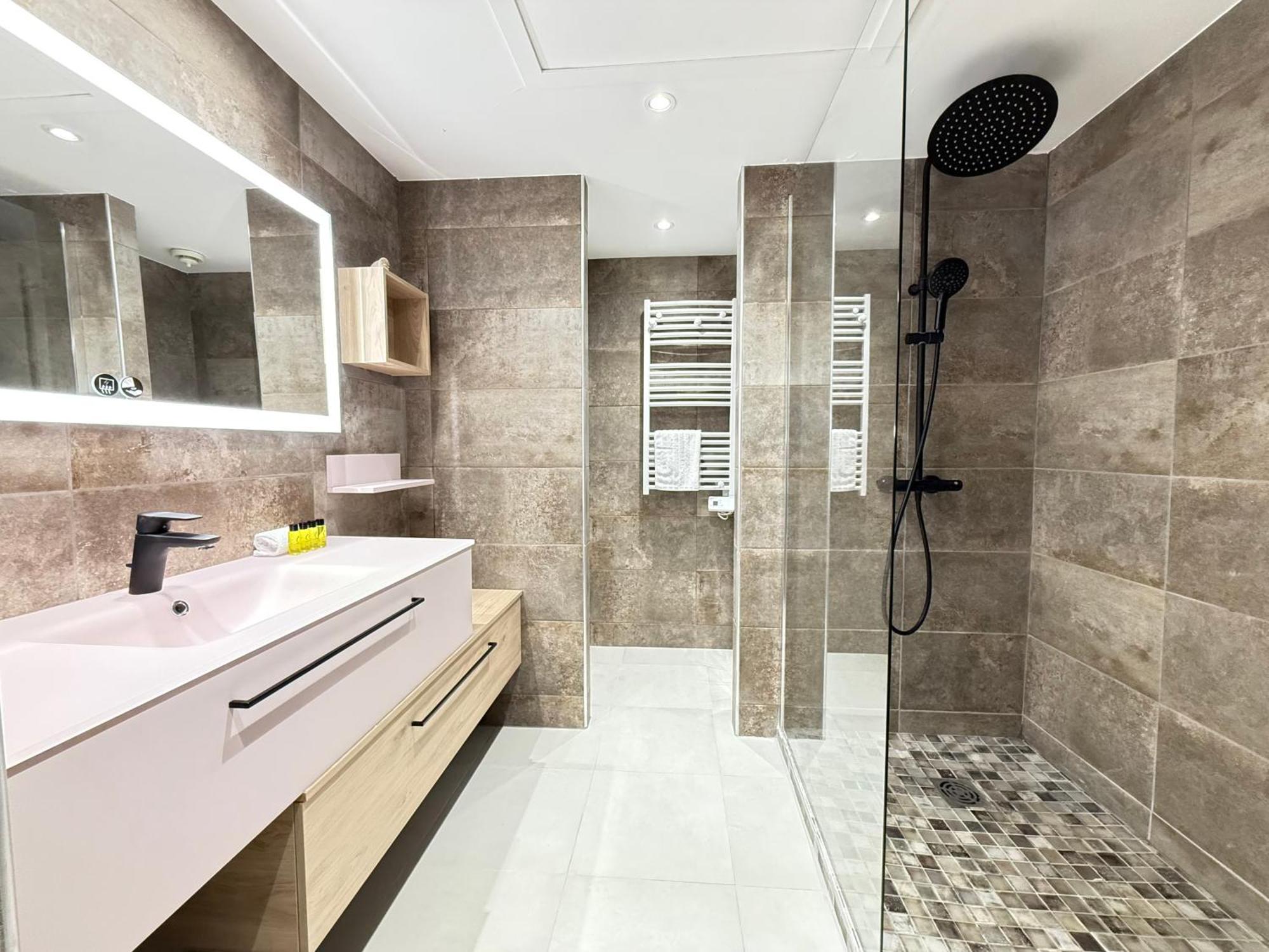 Standing - Piscine - Vue Apartment Antibes