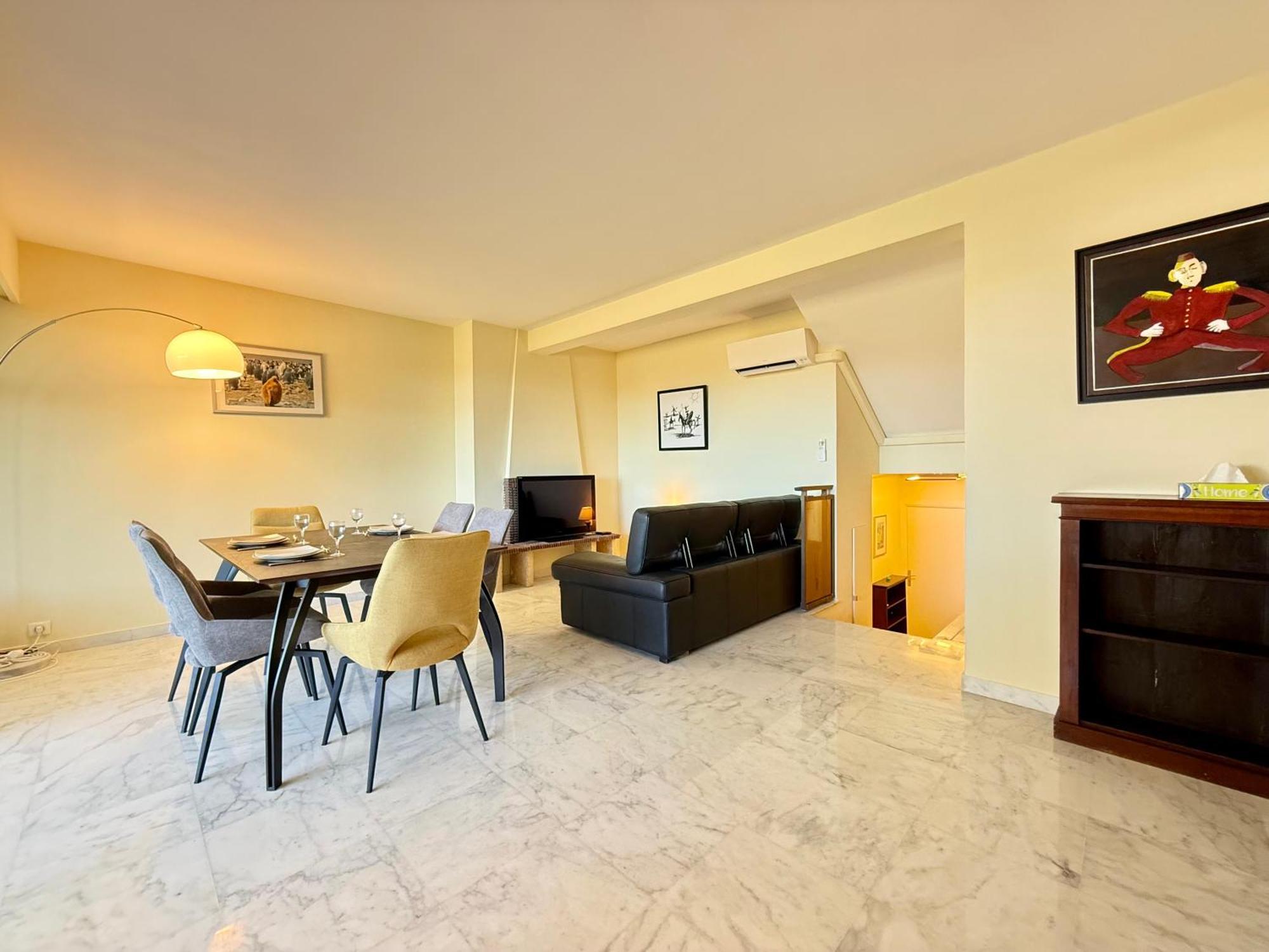 Apartment Standing - Piscine - Vue *