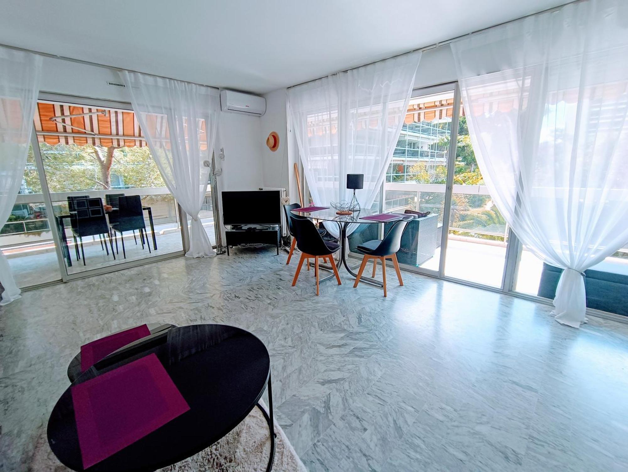 Apartment Arad 40m2 Classe Immense Terrasse 35 M2 Piscine Jlp Parking Antibes