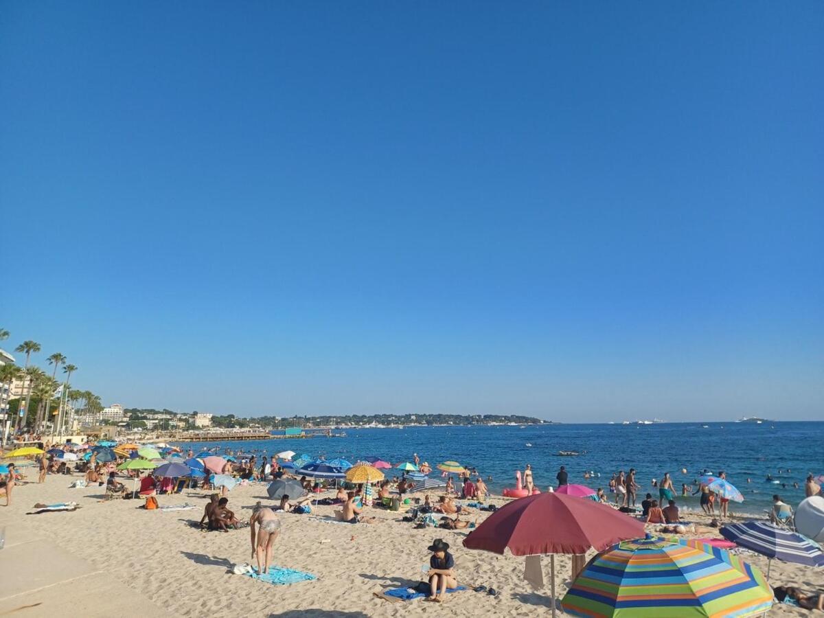 Juan Les Pins Tanit Le Gebal Studio Climatise Vue Sur Mer Piscine Appartement *