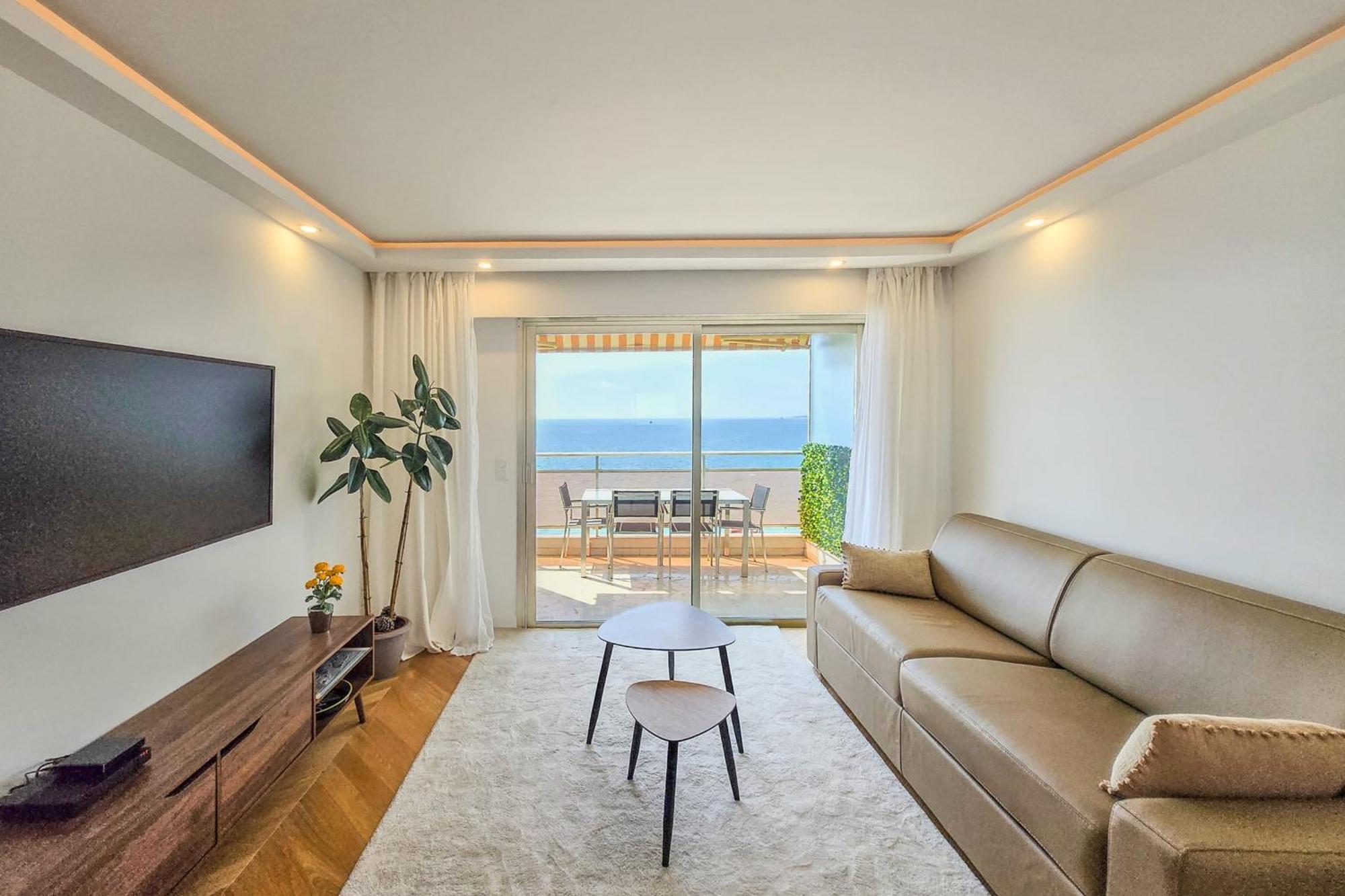 4 Guests Front Of The Sea Holiday home Antibes