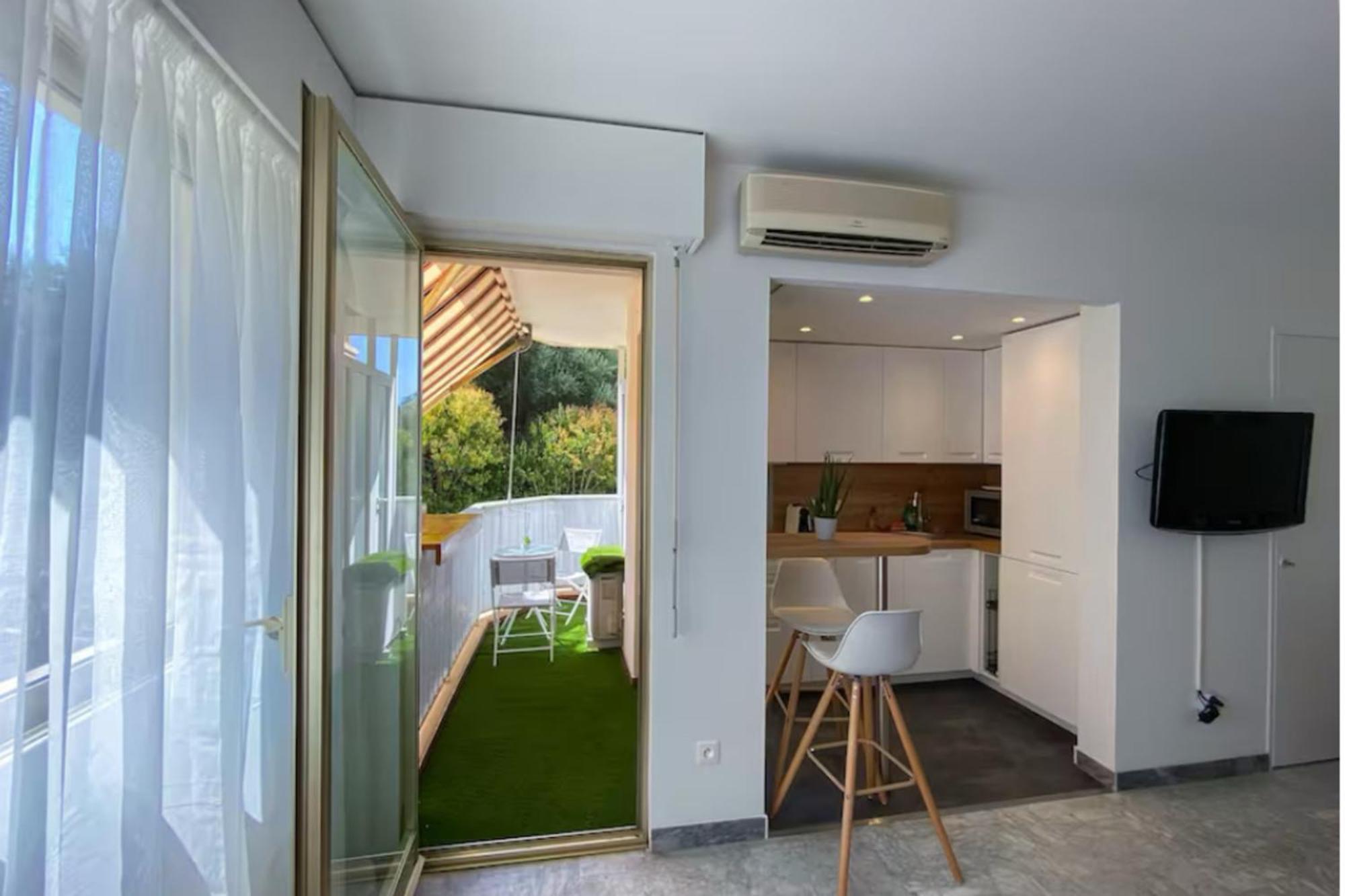 Charming Flat With Balcony In Juan Les Pins Apartment Antibes