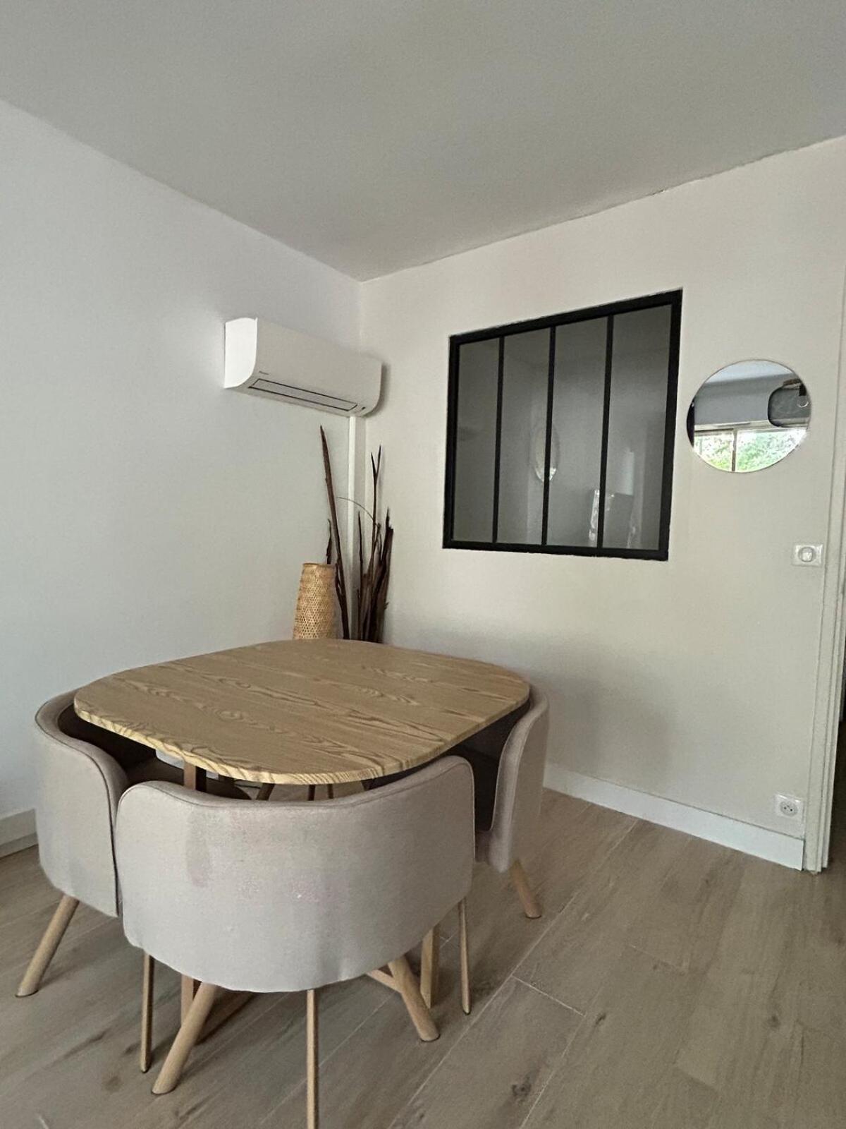 Juan-les-pins 2 Pieces Avec Parking & Proches Des Plages Apartment
