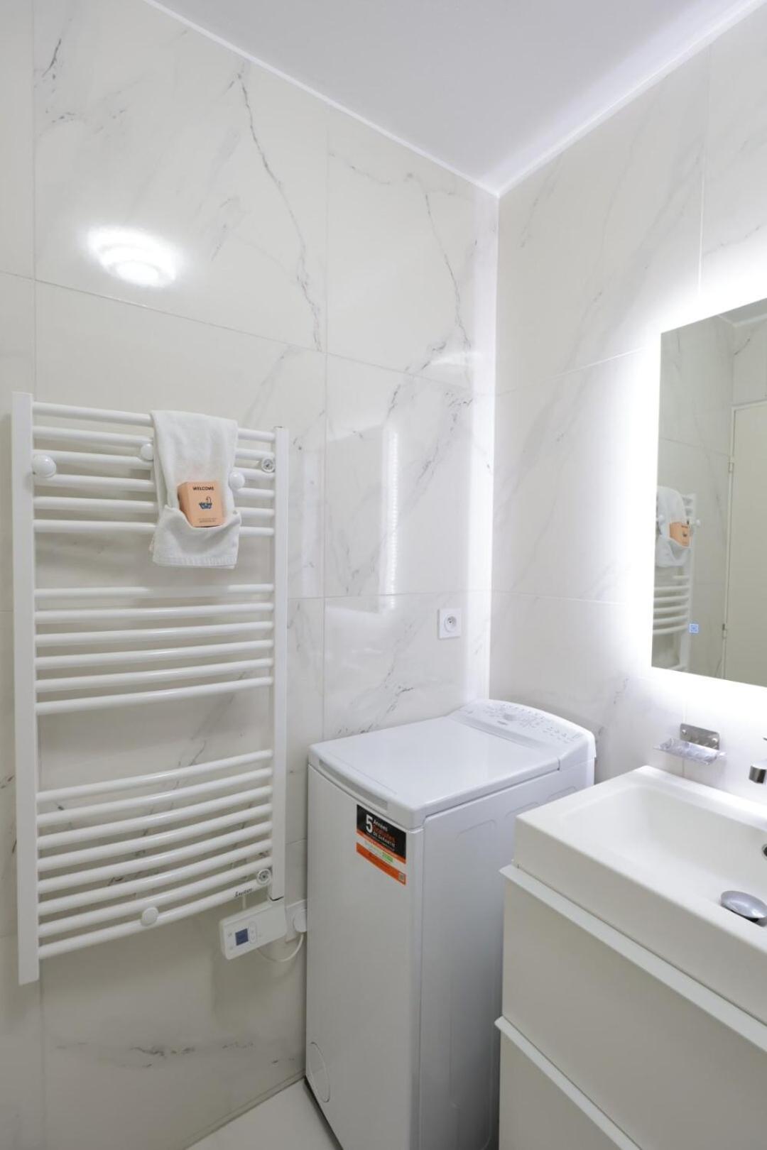 Apartment Baies De Juan - 4 Pers - Pool - Air Conditioning