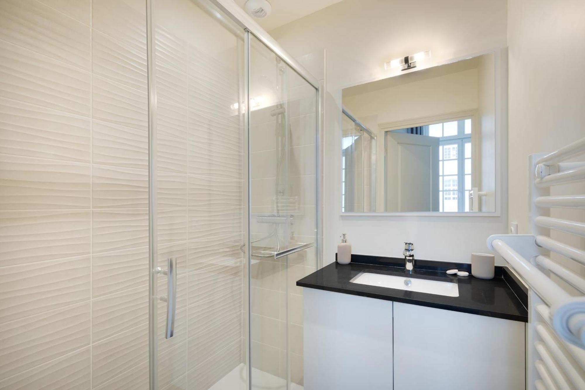 Place De Gaulle - Welkeys Apartment Antibes