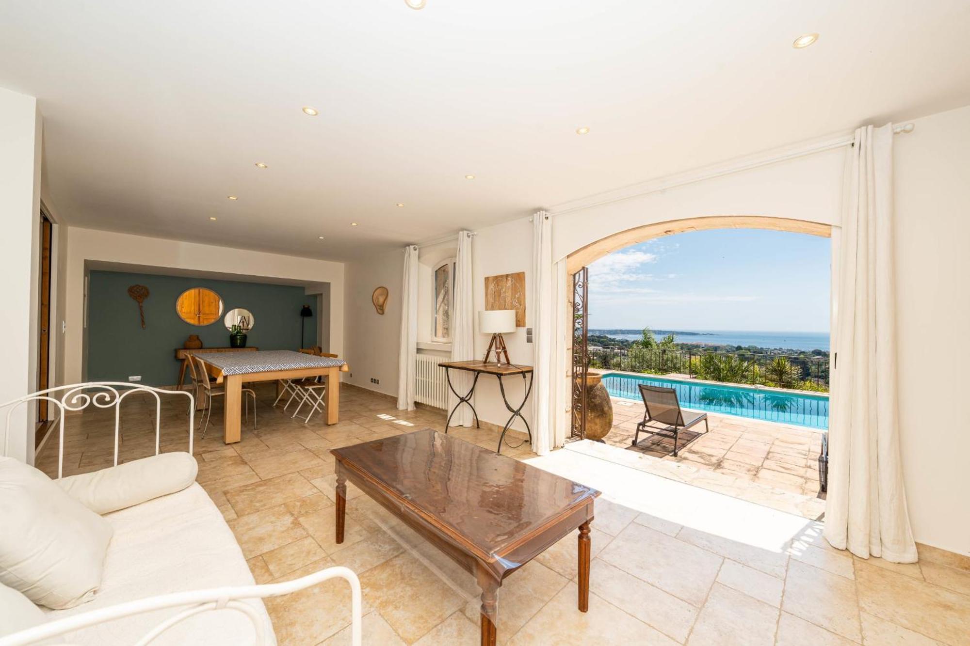 4-bedroom With Swimming Pool Garden And Sea Views Villa *