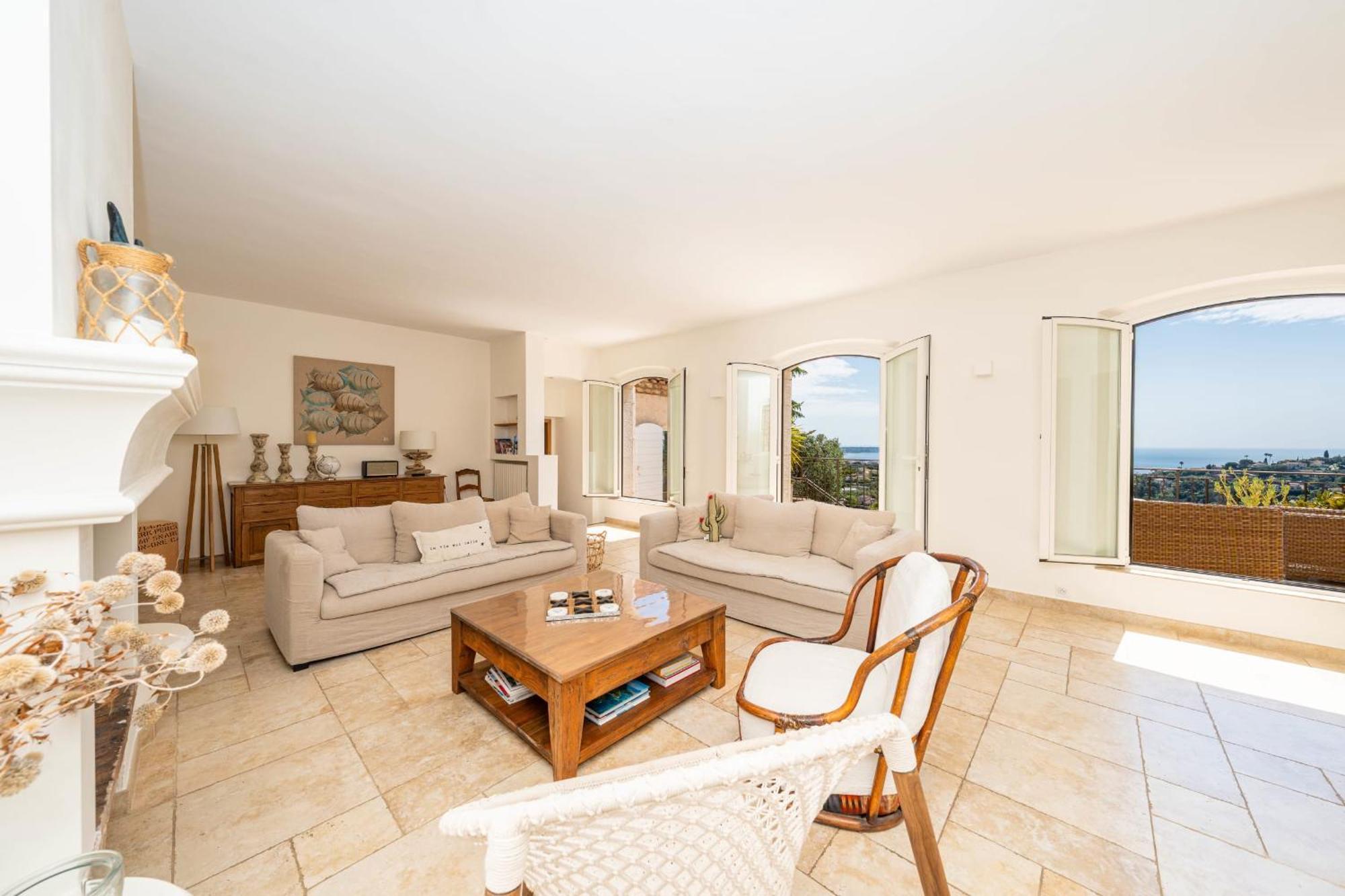 4-bedroom With Swimming Pool Garden And Sea Views Villa *