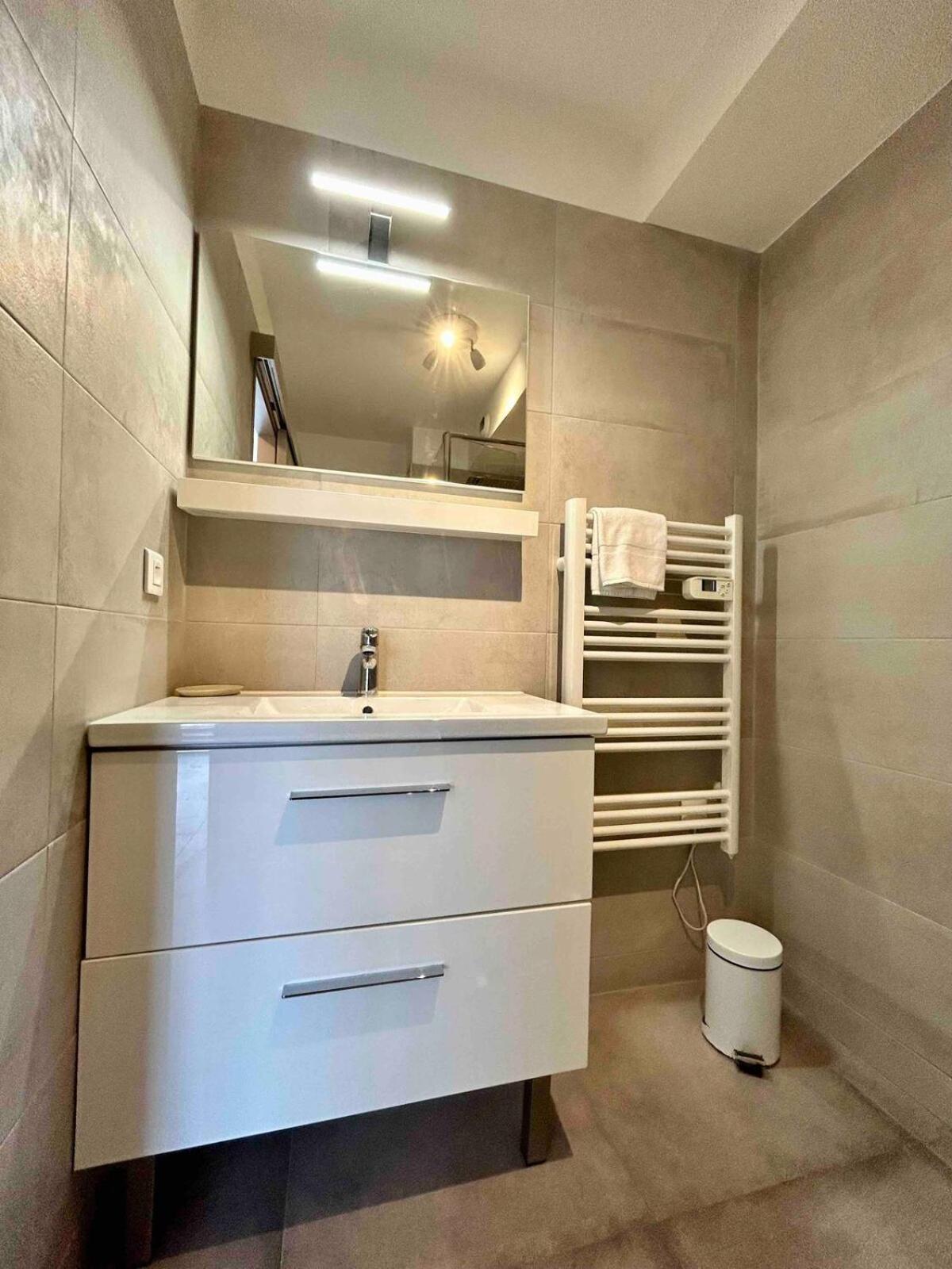 D'este - 2 People - Pool - 2 Min To Apartment *