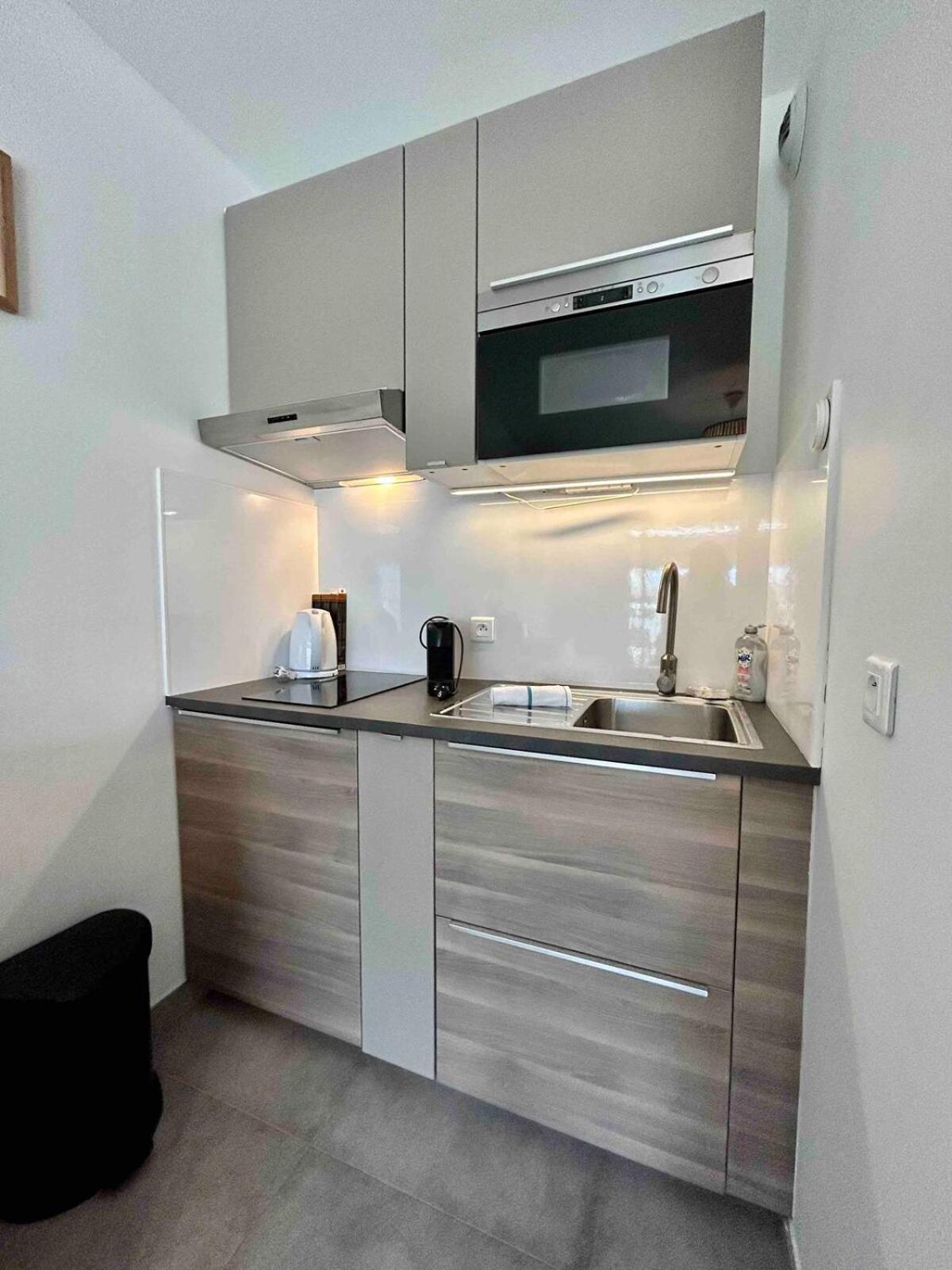D'este - 2 People - Pool - 2 Min To Apartment