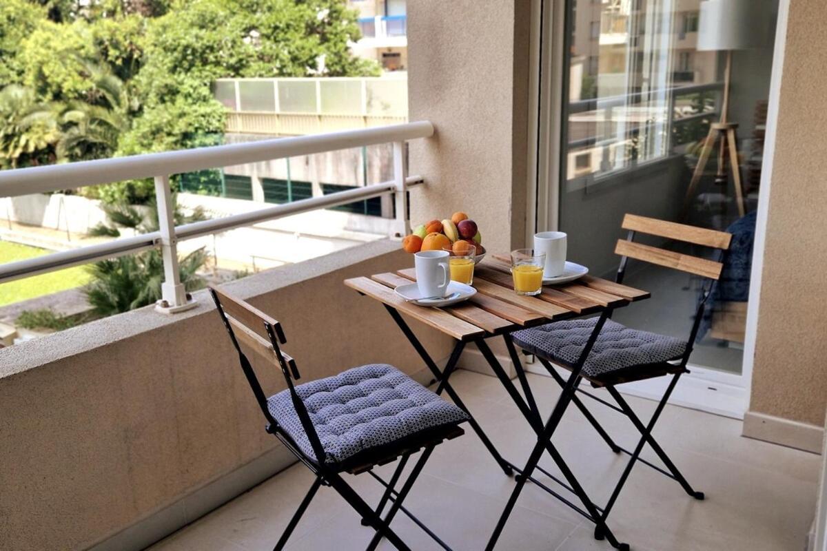 Apartment Beautiful 2p 39 M2, Ac, Balcony Antibes