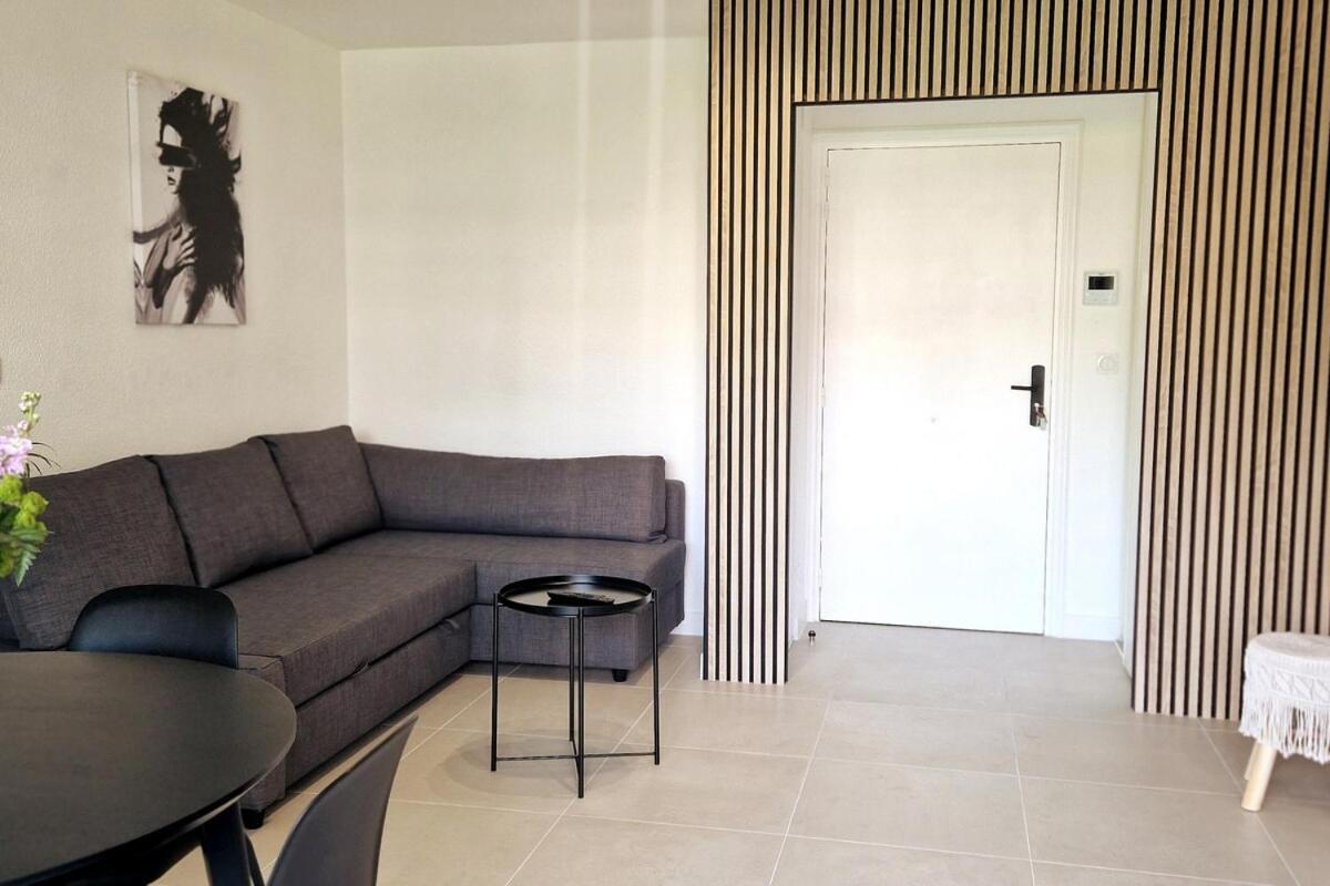 Beautiful 2p 39 M2, Ac, Balcony Antibes