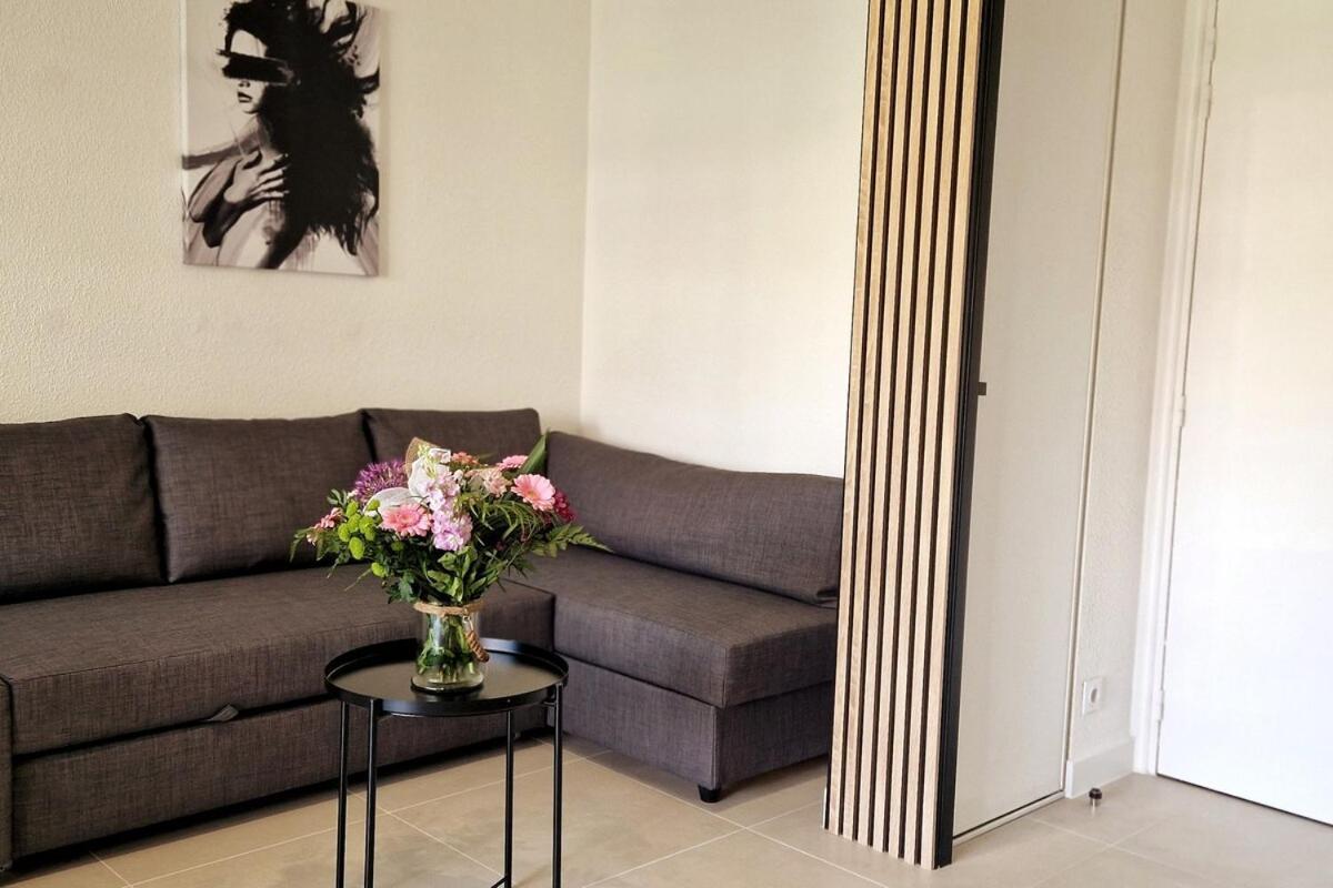 Beautiful 2p 39 M2, Ac, Balcony Apartment
