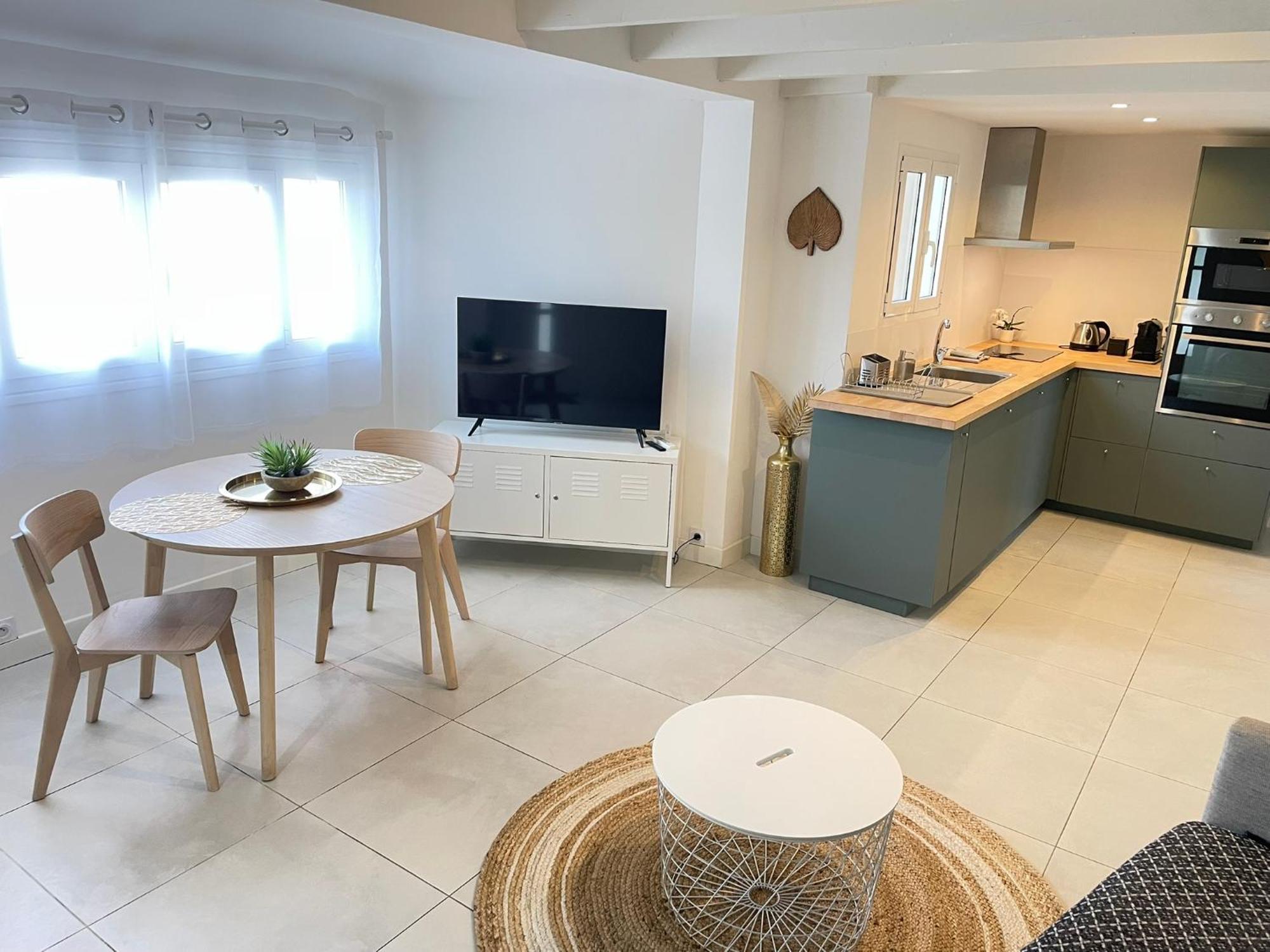 Charming Southern House - Close Center * Antibes