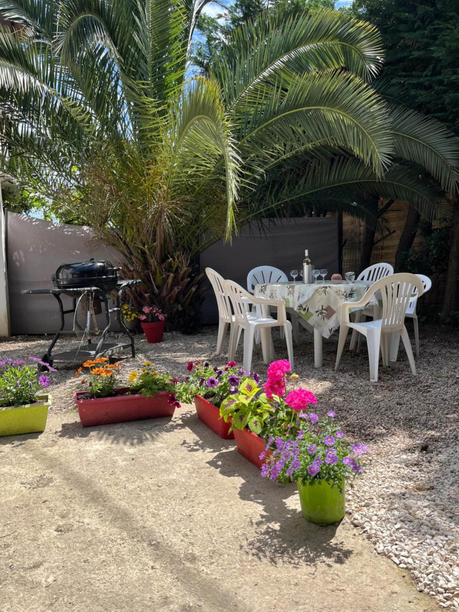 Pousada La Desiree ,haut De La Villa, Entierement Renovee, 4 Etoiles, Climatise, Parking Prive Et 120m2 De Jardin