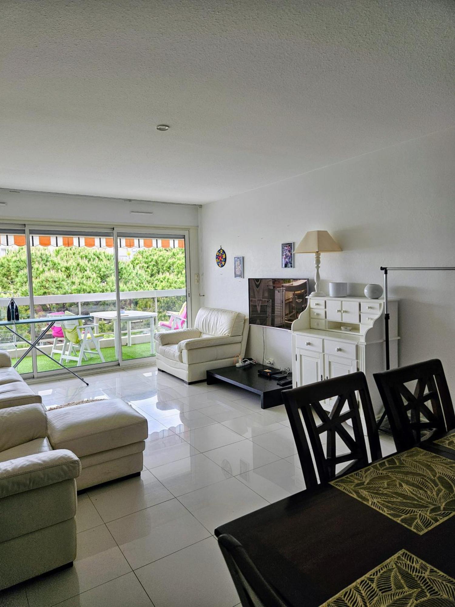 2 Pieces, Juan Les Pins, 400 M, Parking Apartment