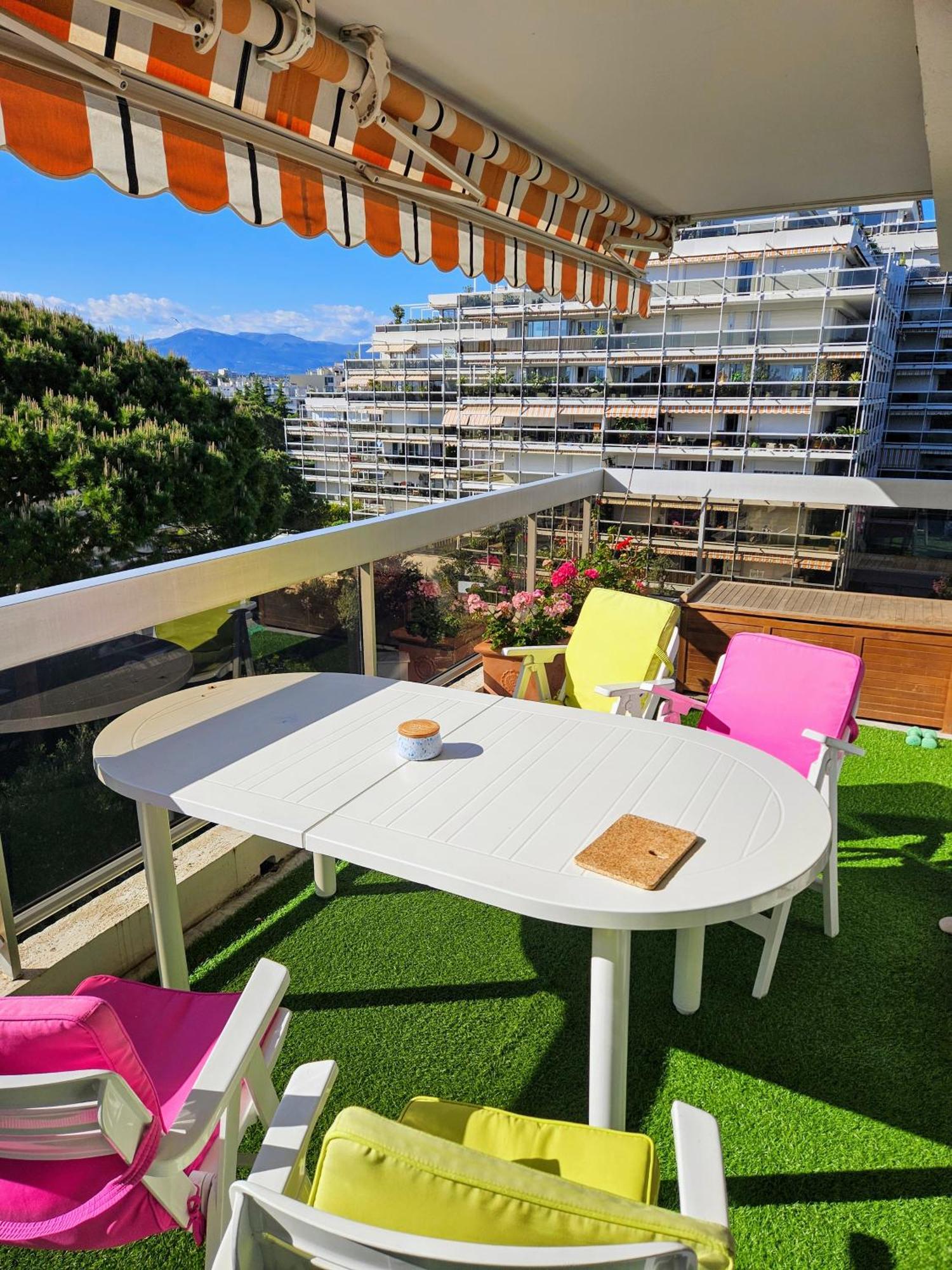 2 Pieces, Juan Les Pins, 400 M, Parking Apartment Antibes