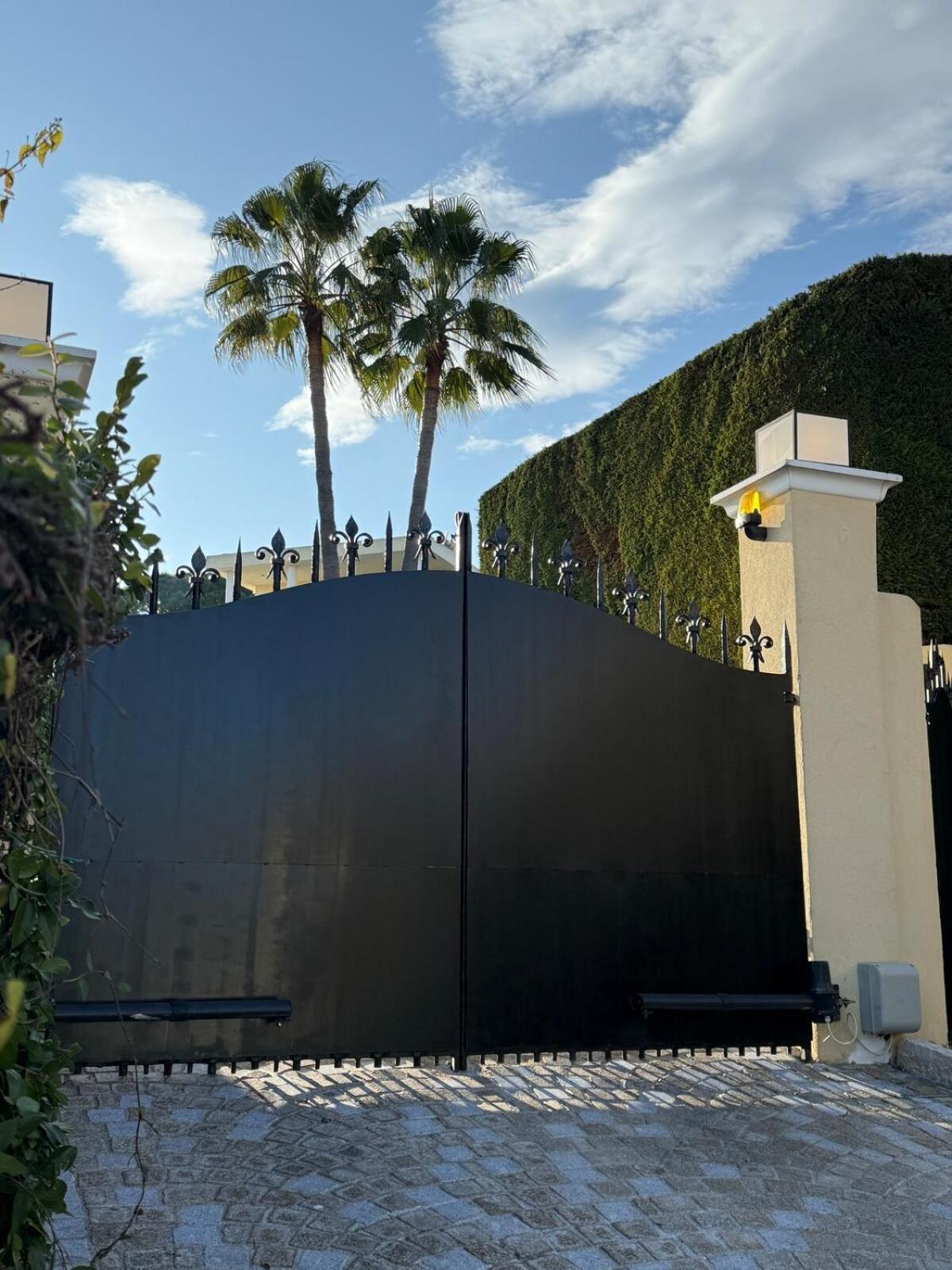 Sud In Mit Pool- Meer- Und Alpenblick Villa *
