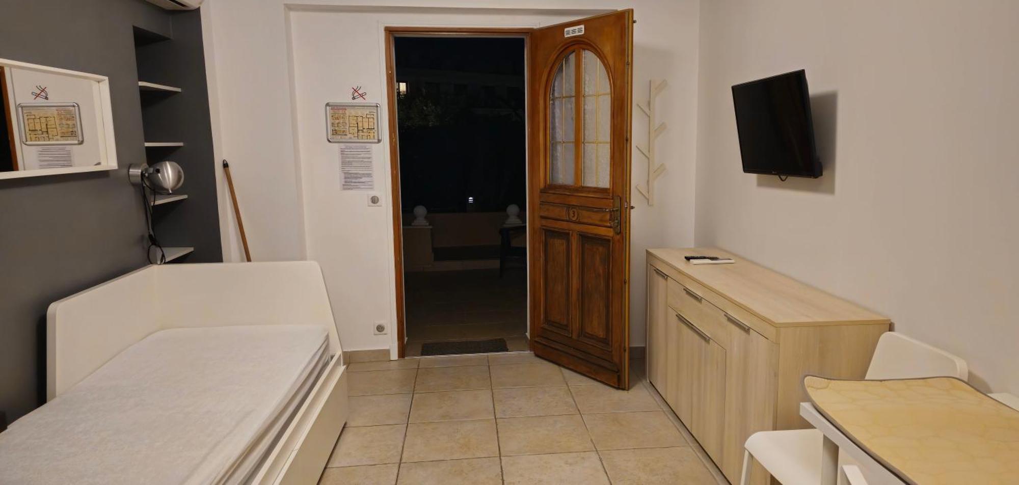 Meuble-juan Pins-logt3 Apartamento