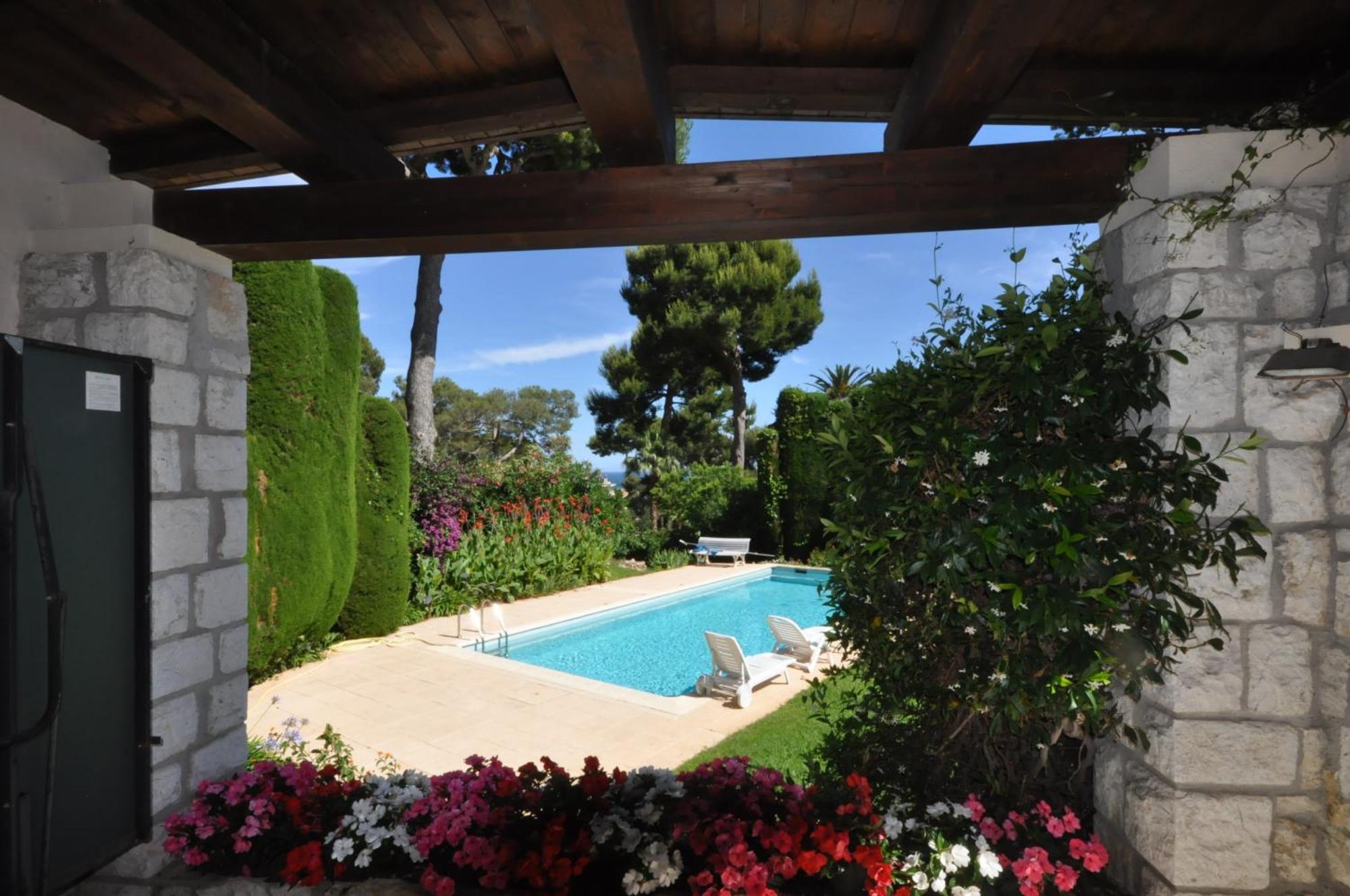 Cap D'antibes - Piscine *