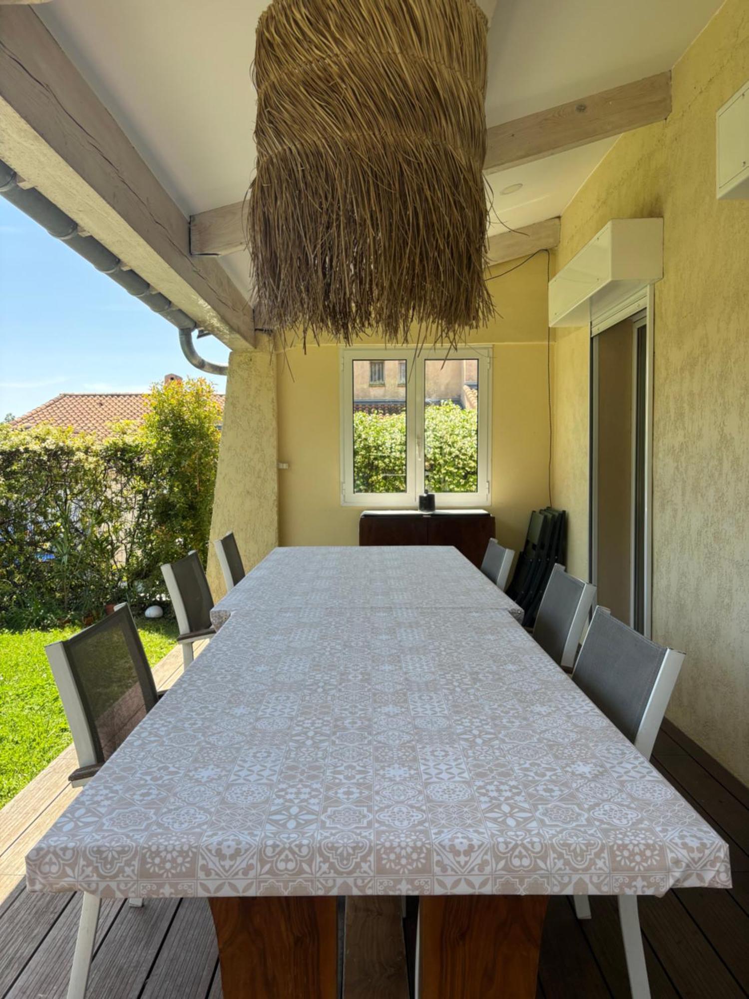 Holiday home Maison Avec Jardin Privatif, 4 Chambres, Calme Dans Avec Piscine Antibes