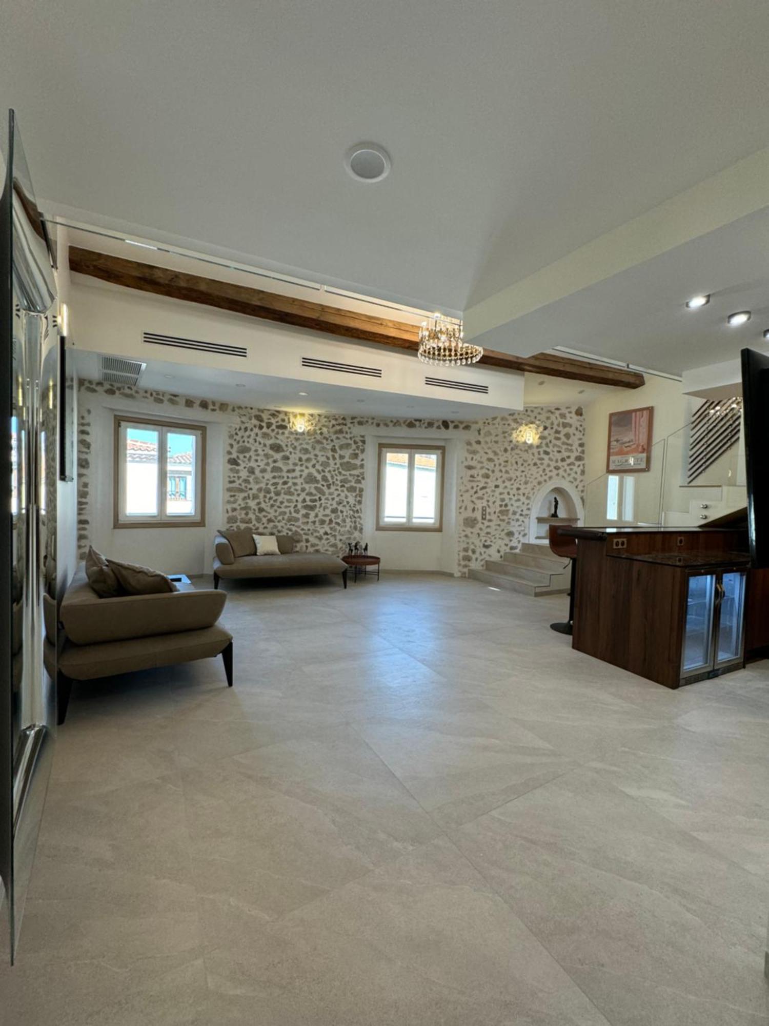 Aubernon Apartment *