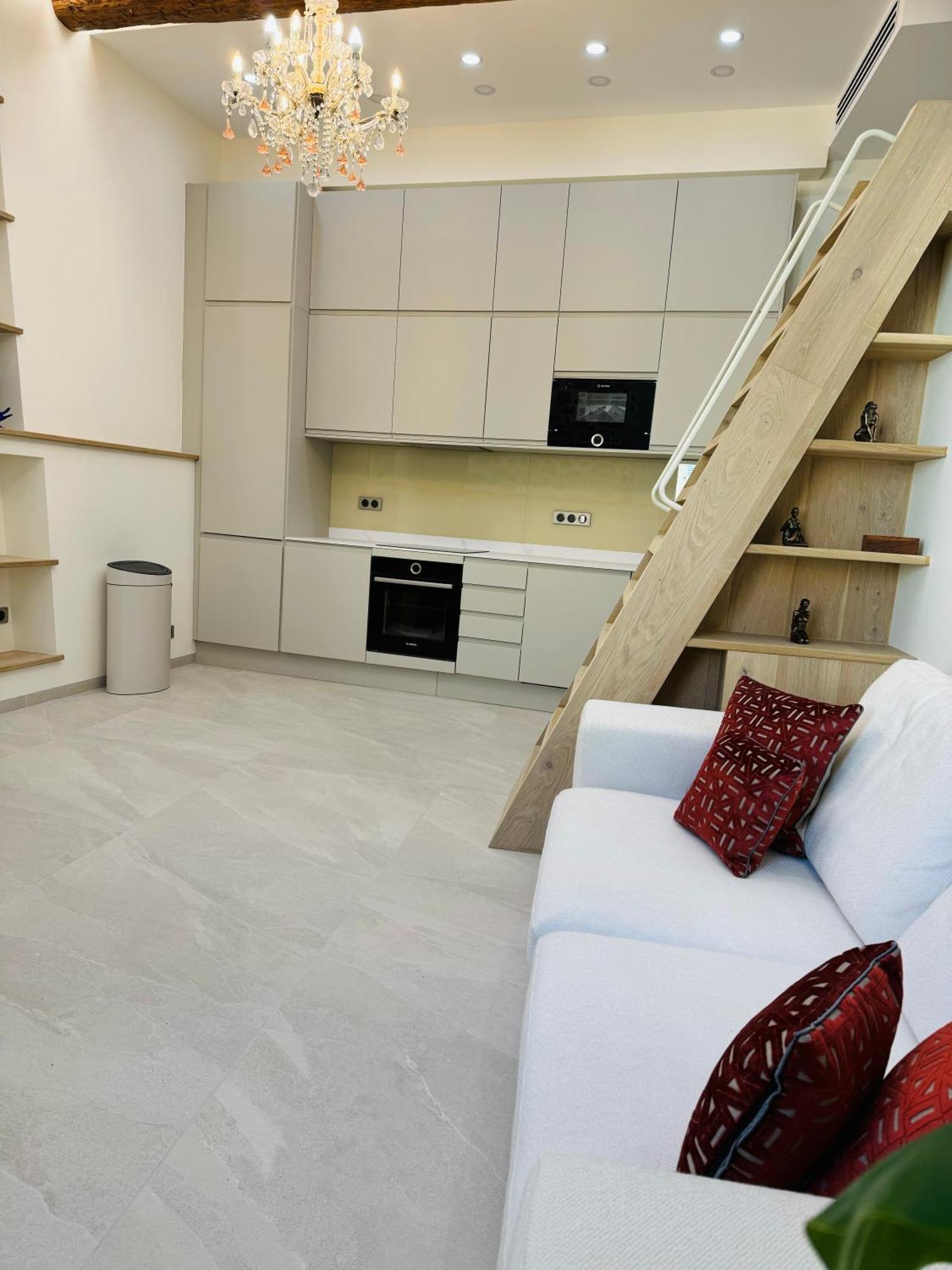 Aubernon Apartment